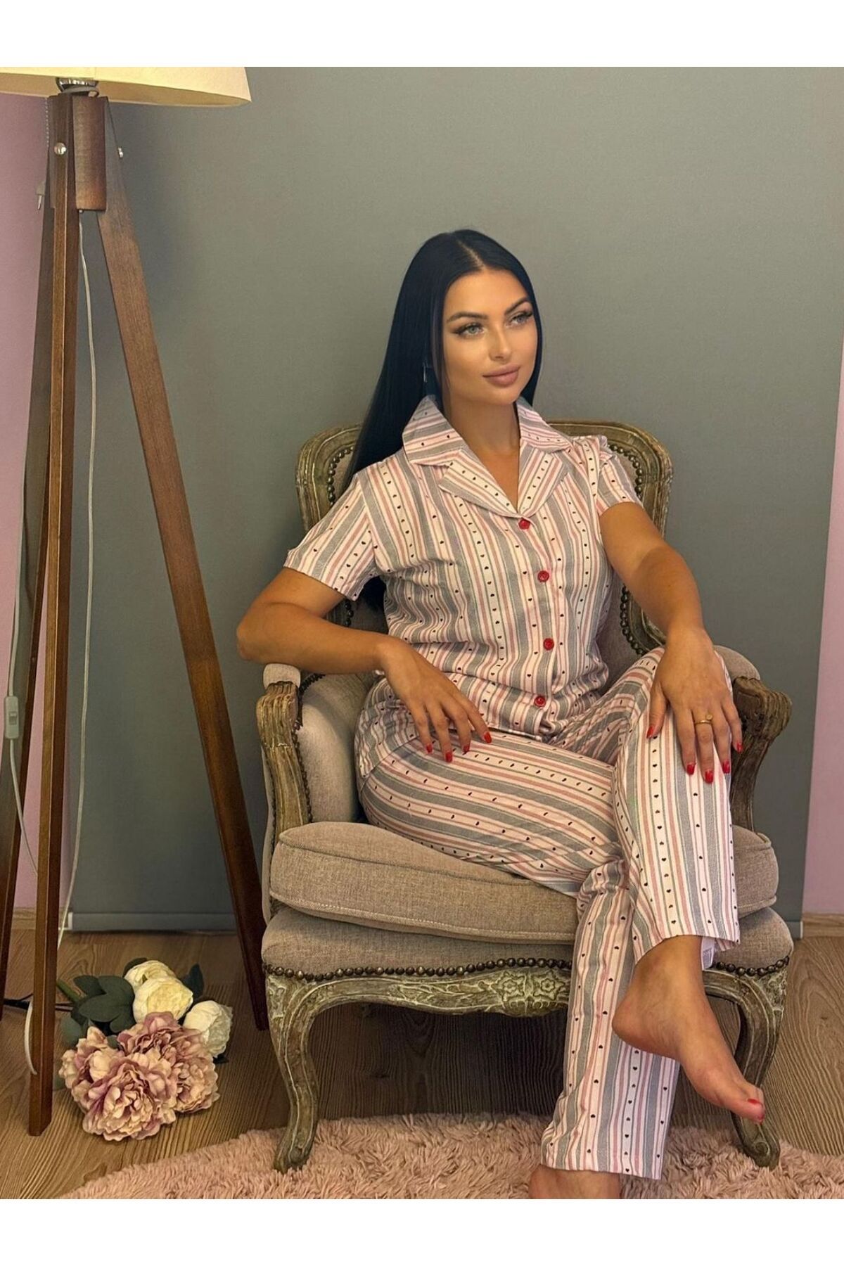 Wanna Moda ÇİZGİLİ PAMUKLU KISA KOLLU ÖNDEN DÜĞMELİ KADIN PİJAMA TAKIMI