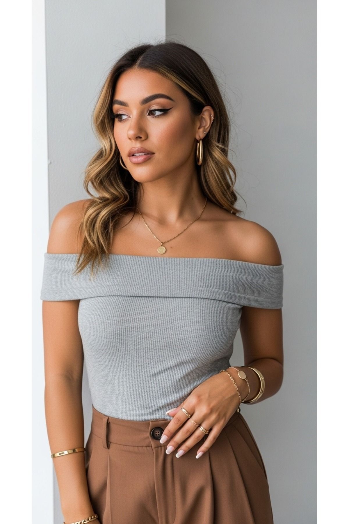 Butikdolabın Kadın Madonna Yaka Crop Bluz