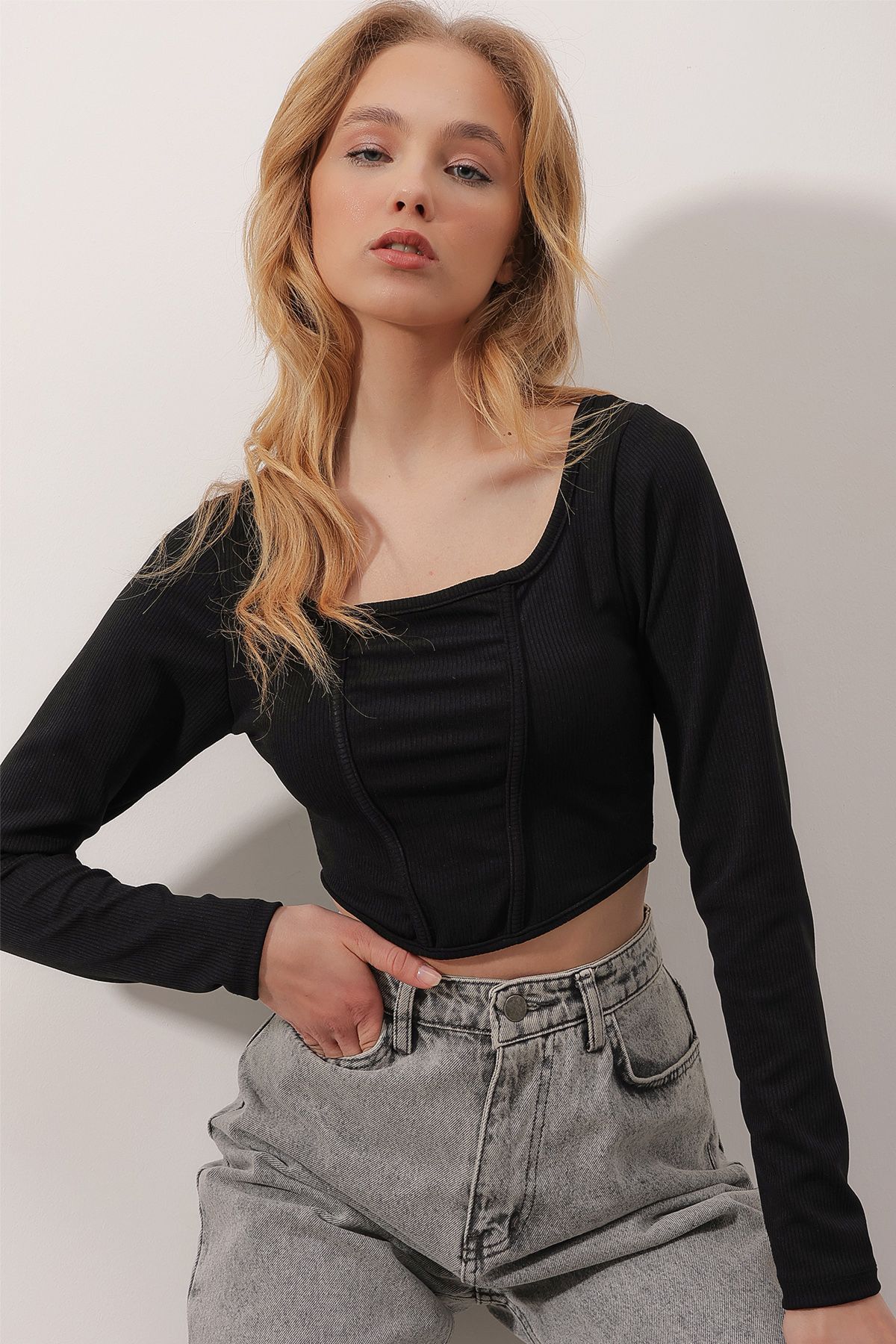 VAGGON Kare Yaka Dikiş Detaylı Crop Örme Bluz