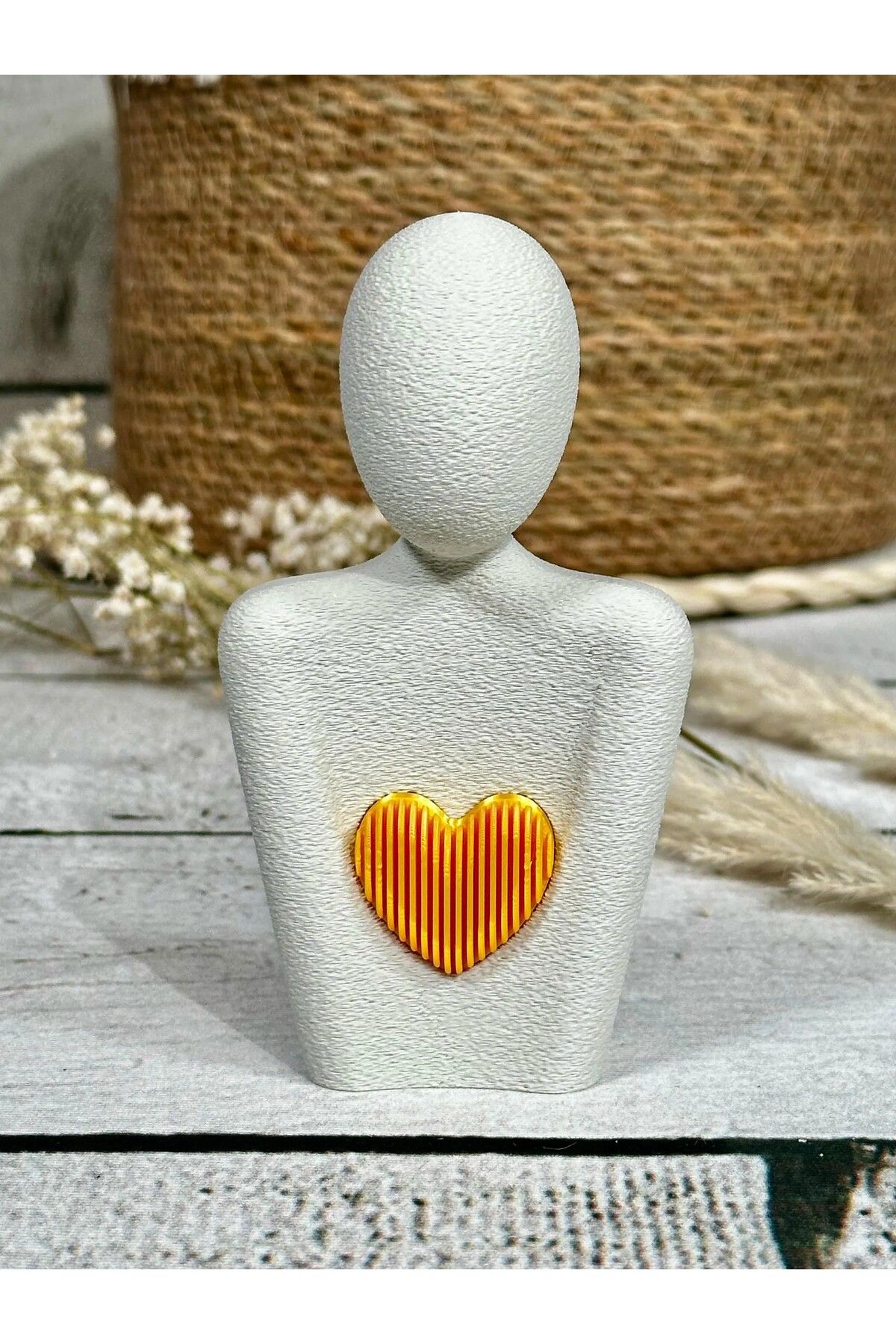 Light Anne Kucağında Kalpli Figür Minimalist Dekoratif Biblo