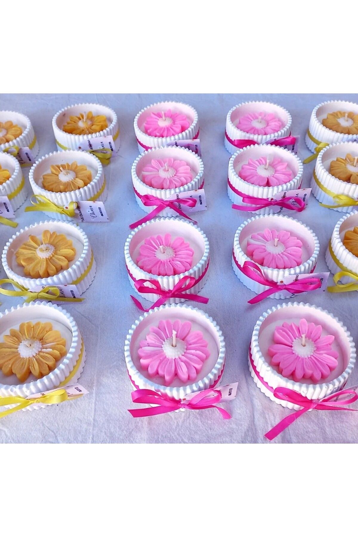 Handmade Beyaz mumluk icinde nisan ,kına davet icin hediyelik papatya mum (20 adet)