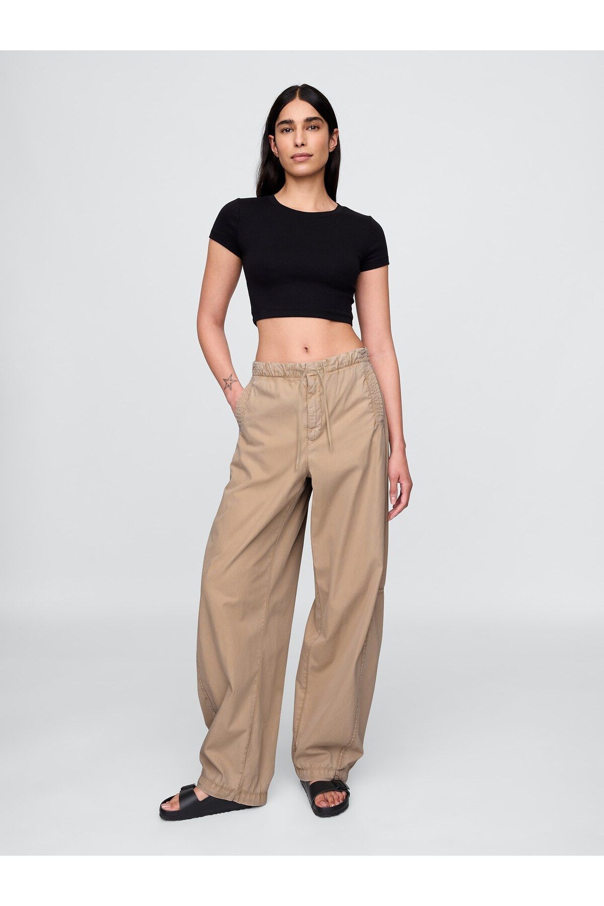 GAP Kadın Bej Mid Rise Barrel Paraşüt Pantolon