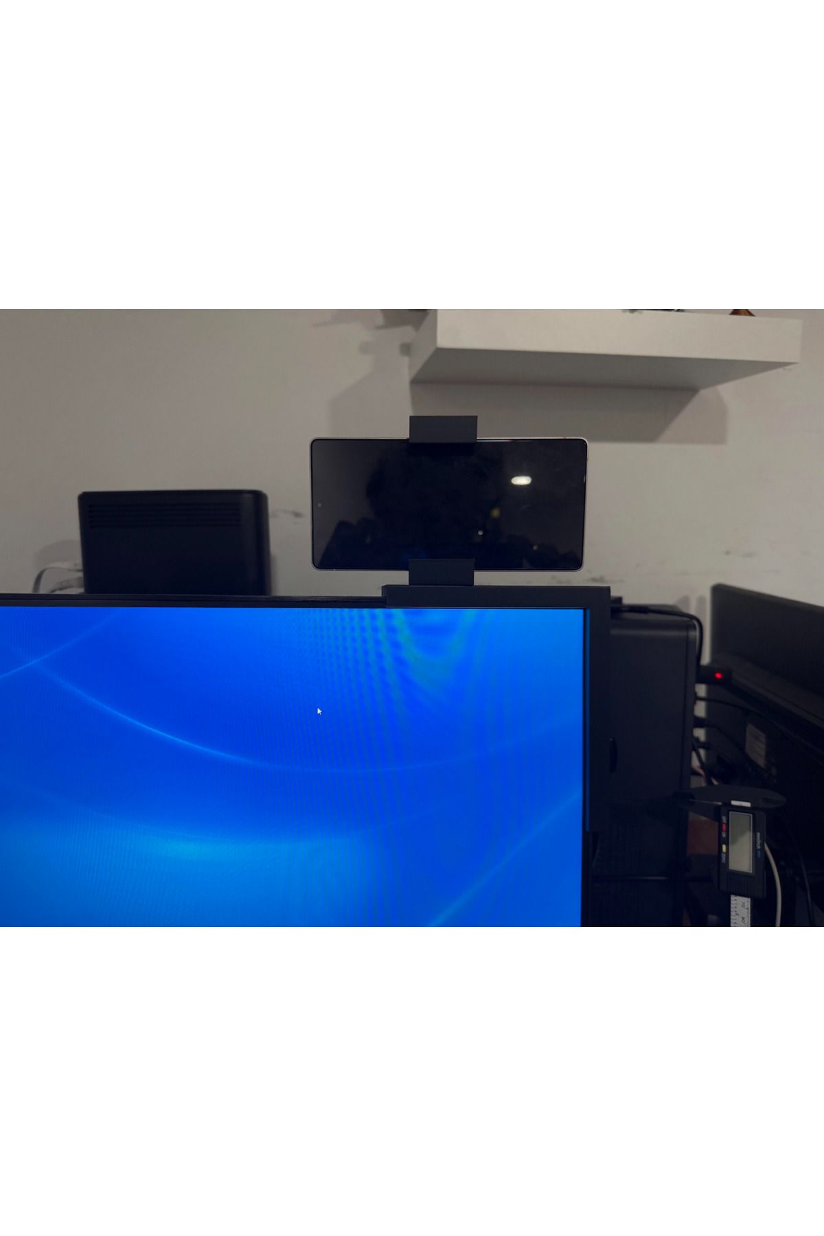 talaşoğlu Telefon Tutucuyu Monitör