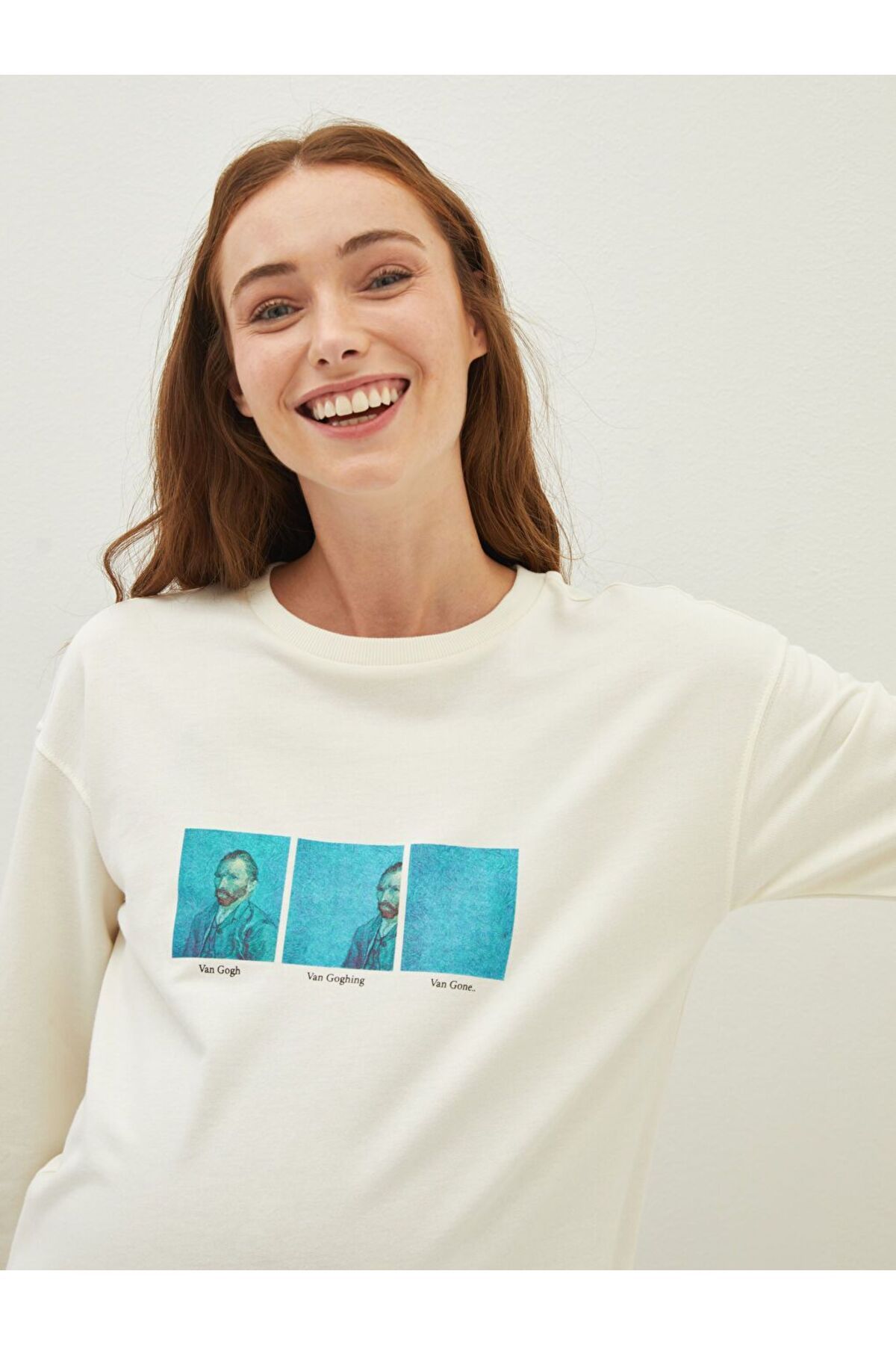 LC Waikiki Ekru Bisiklet Yaka Vincent Van Gogh Baskılı Uzun Kollu Kadın Sweatshirt