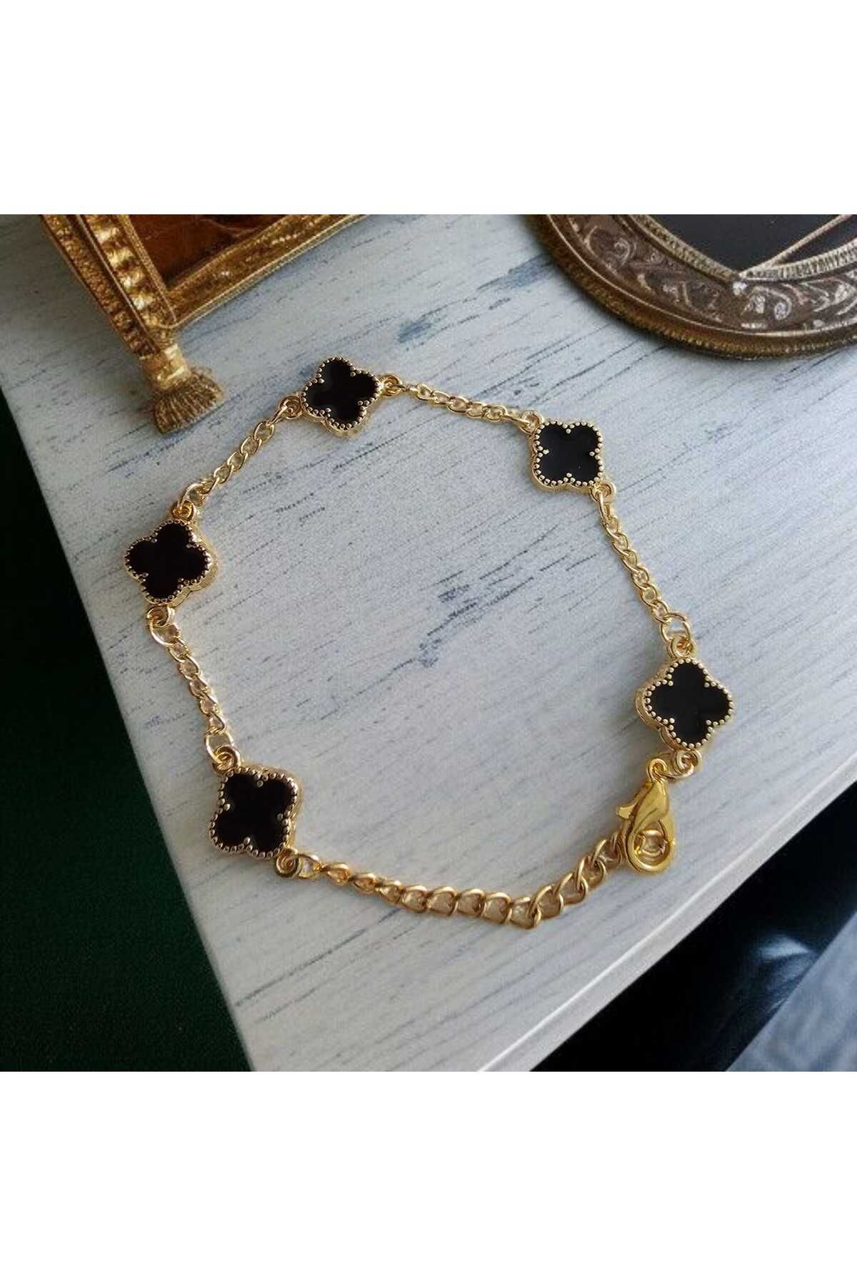 ekacsessories Mini Yonca Modeli Gold Renk Siyah Taşlı Kadın Çelik Bileklik