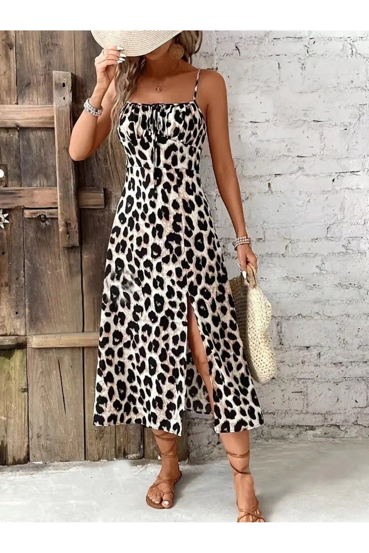 rengamoda Kadın Leopar Desen Yırtmaçlı Askılı Leopar Desenli Midi Süprem Elbise
