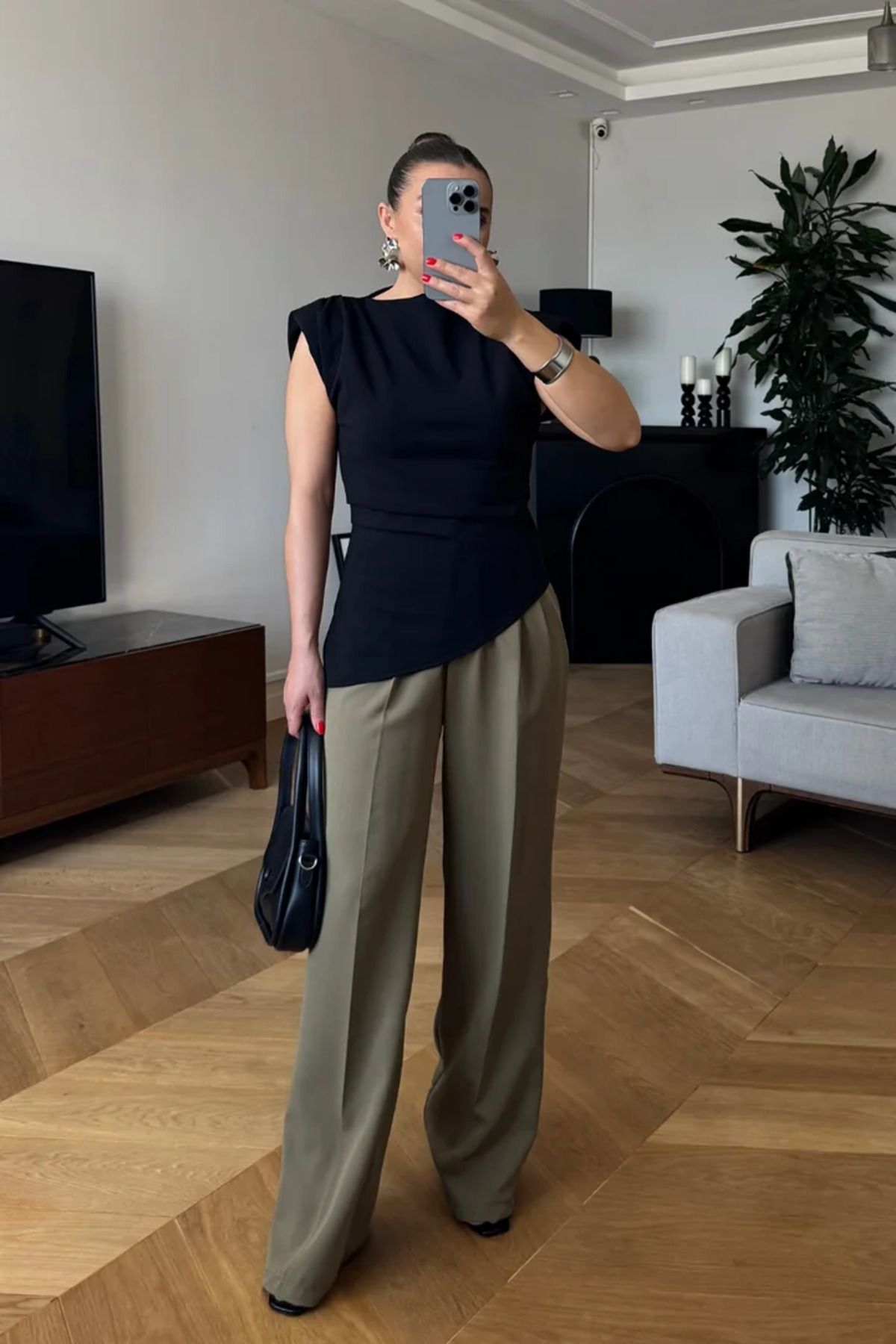 Tuba Butik Asimetrik Kesim Vatkalı Bluz