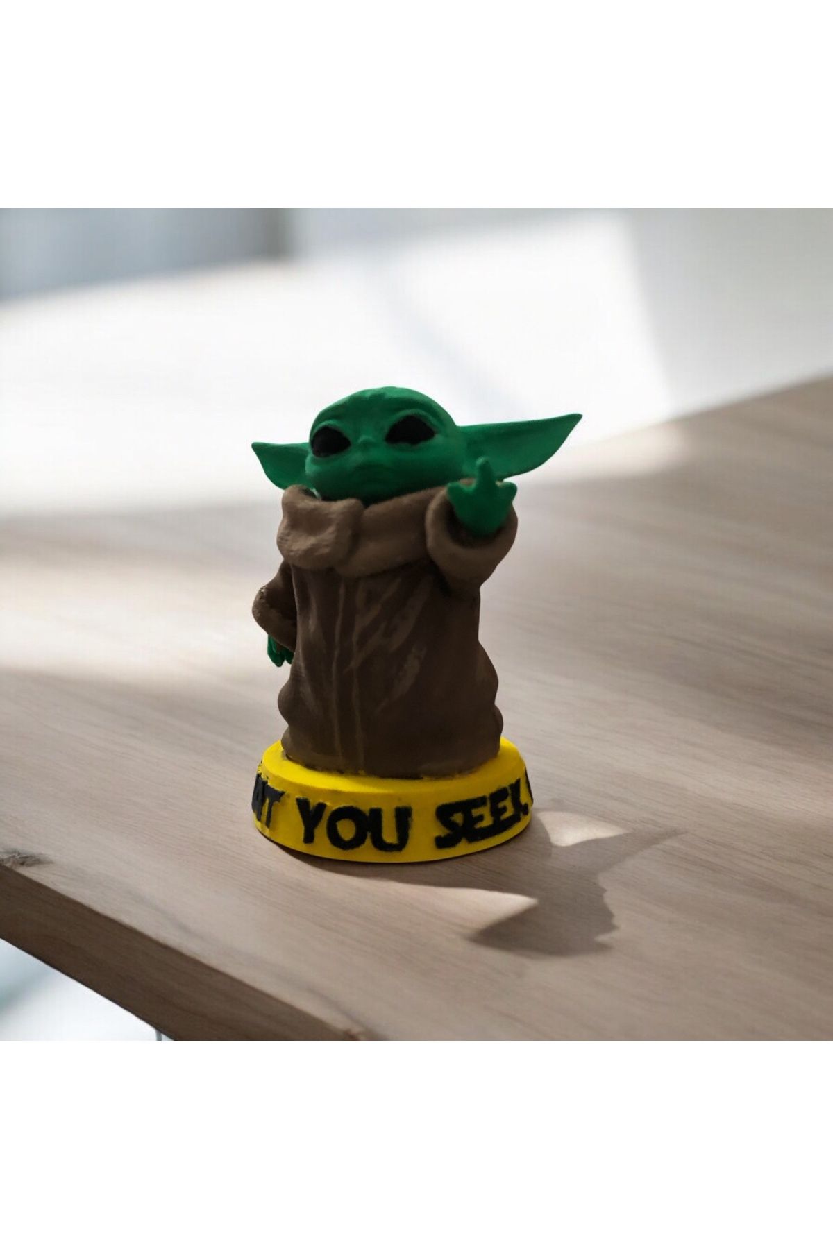 Staffy Baby yoda biblosu 3d model el boyaması