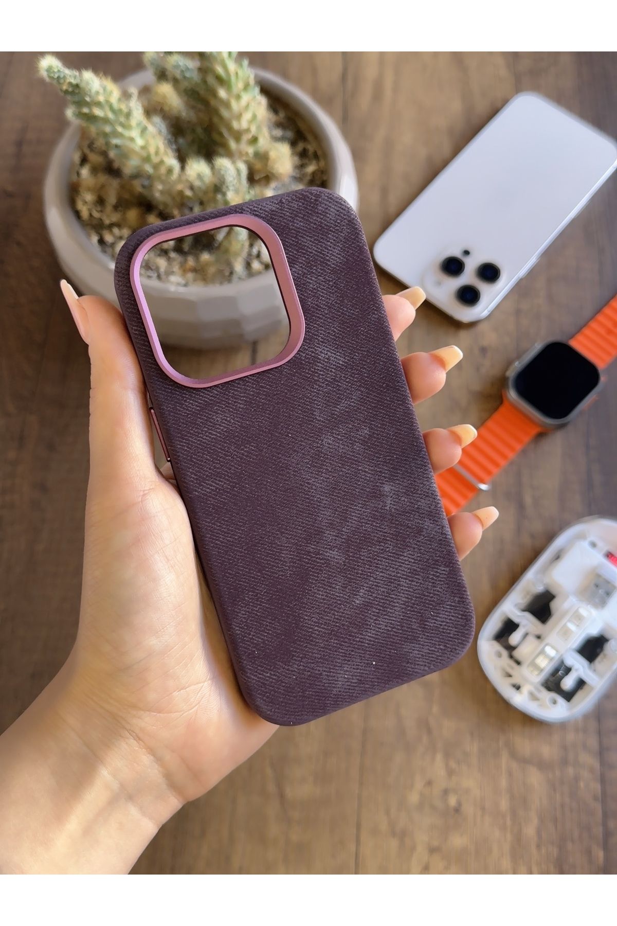 MTL iPhone 14 Pro Uyumlu Kadife Yüzeyli MagSafe Uyumlu Premium Kılıf SooCase691