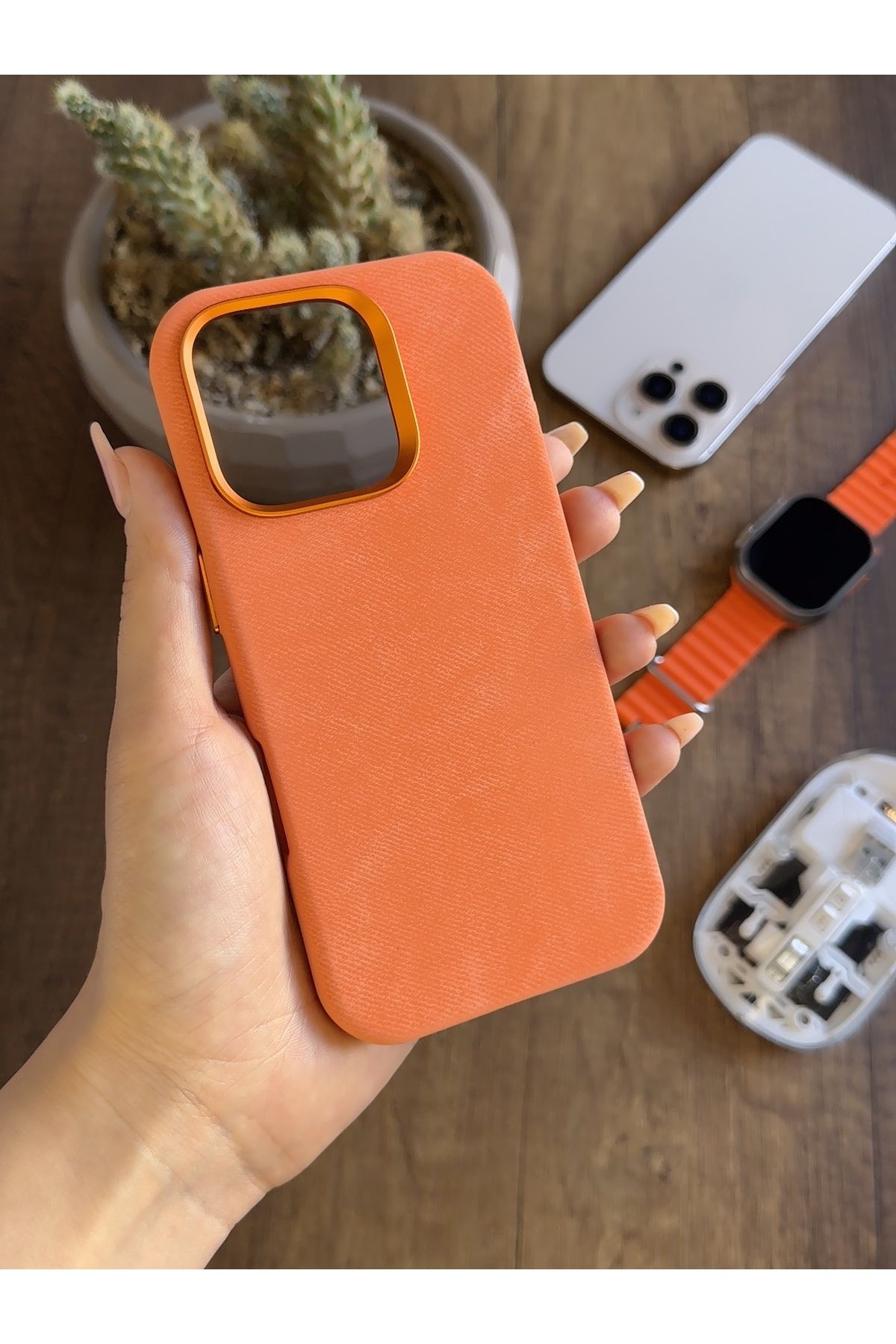 MTL iPhone 16 Pro Uyumlu Kadife Yüzeyli MagSafe Uyumlu Premium Kılıf SooCase691