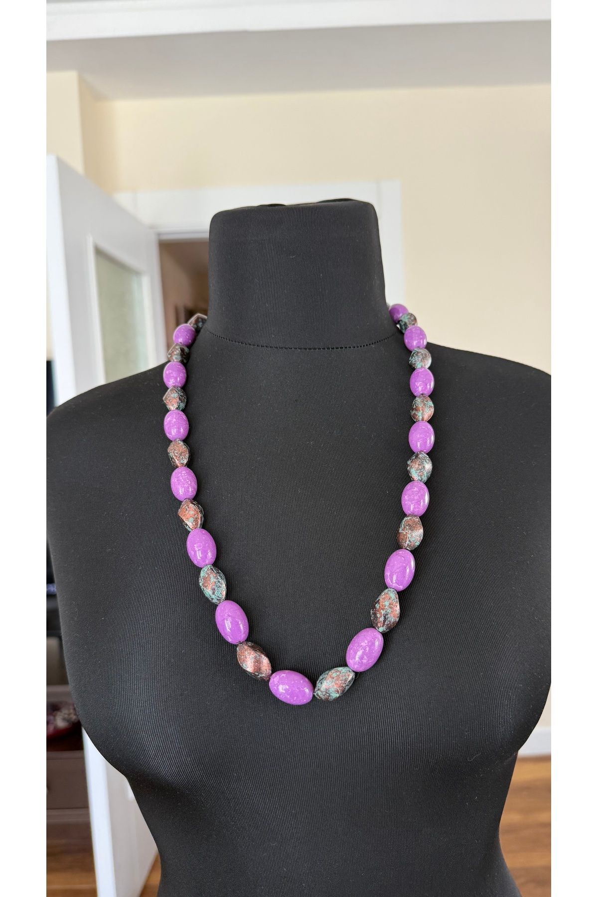 Chic Charms El Yapımı Mor ve Çok Renkli Boncuklu Vintage Stil Bohem Kolye