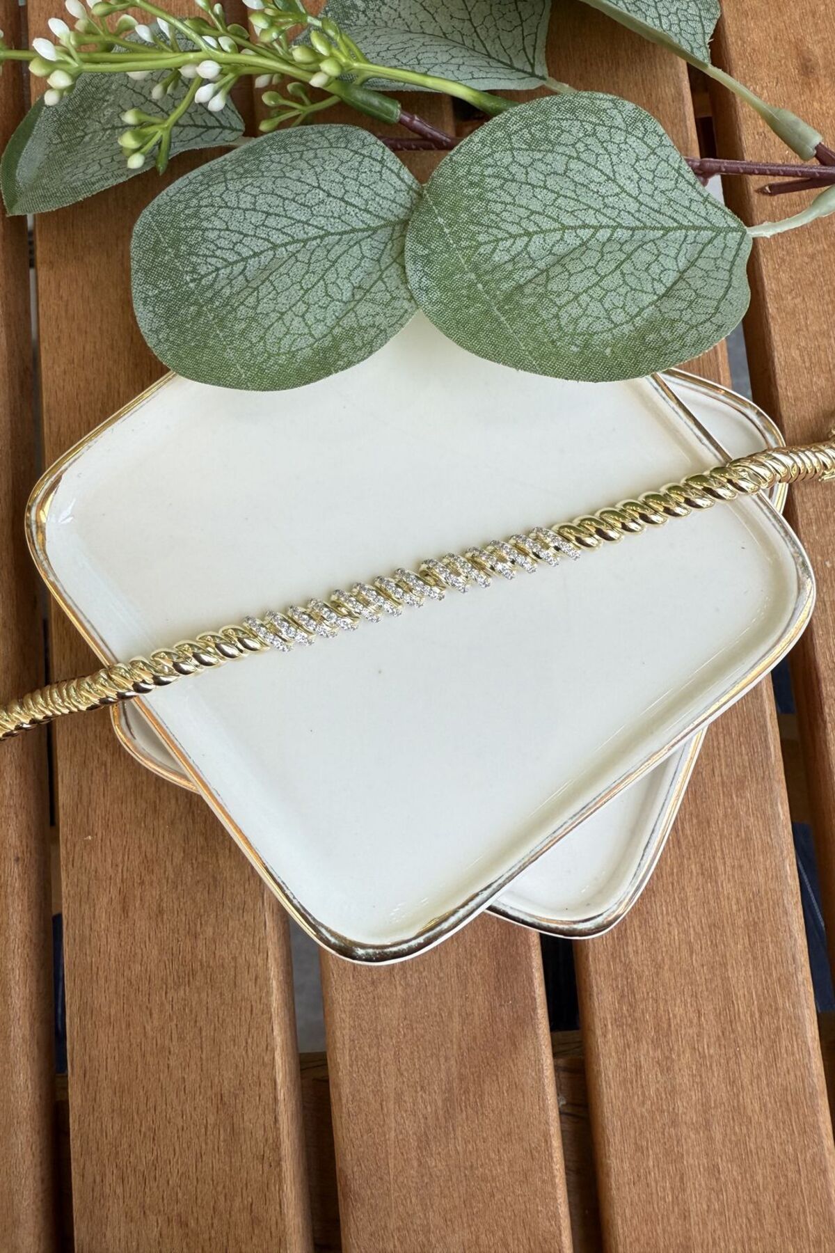 My Joyas Design 14K Altın Kaplama Ortası Taşlı Sarmal Bileklik 18cm