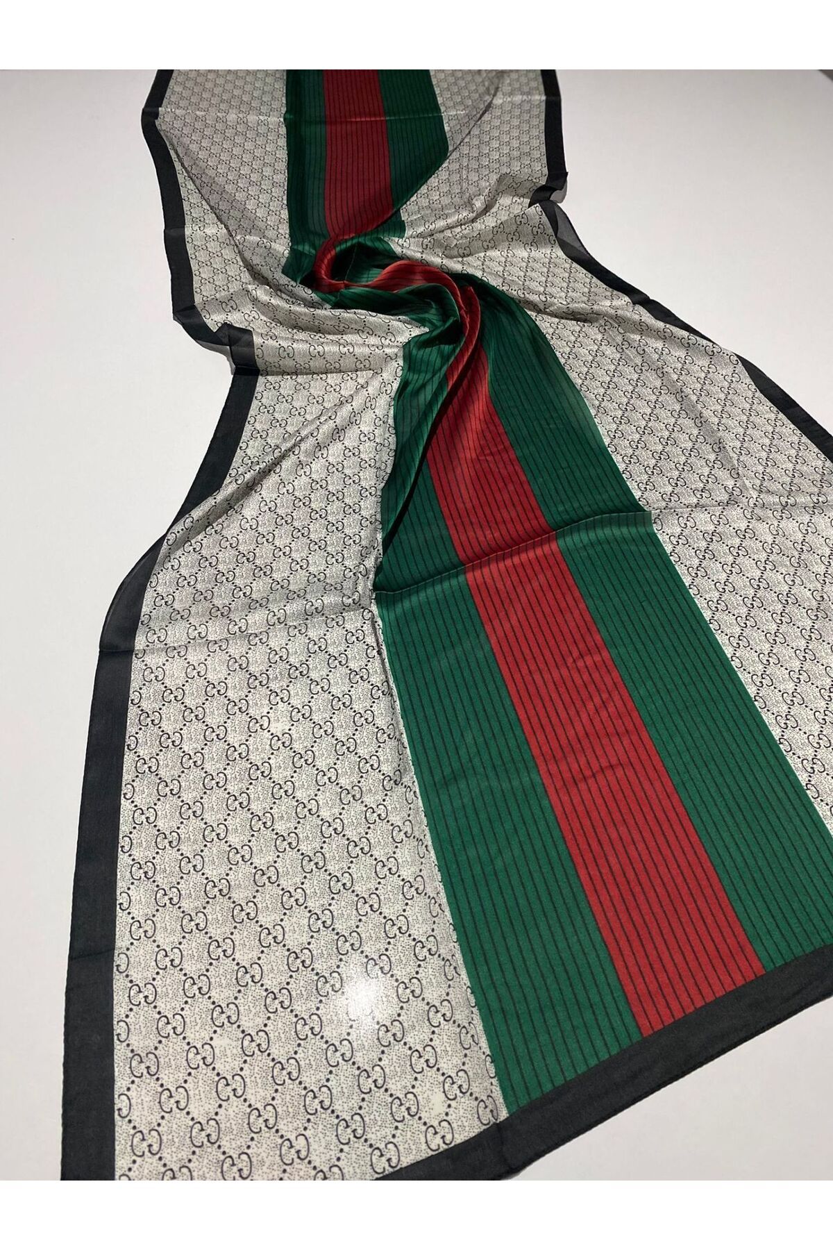 PİRAMİT GUCCİ KÜÇÜK G DESEN VUAL İPEK ŞAL SİYAH