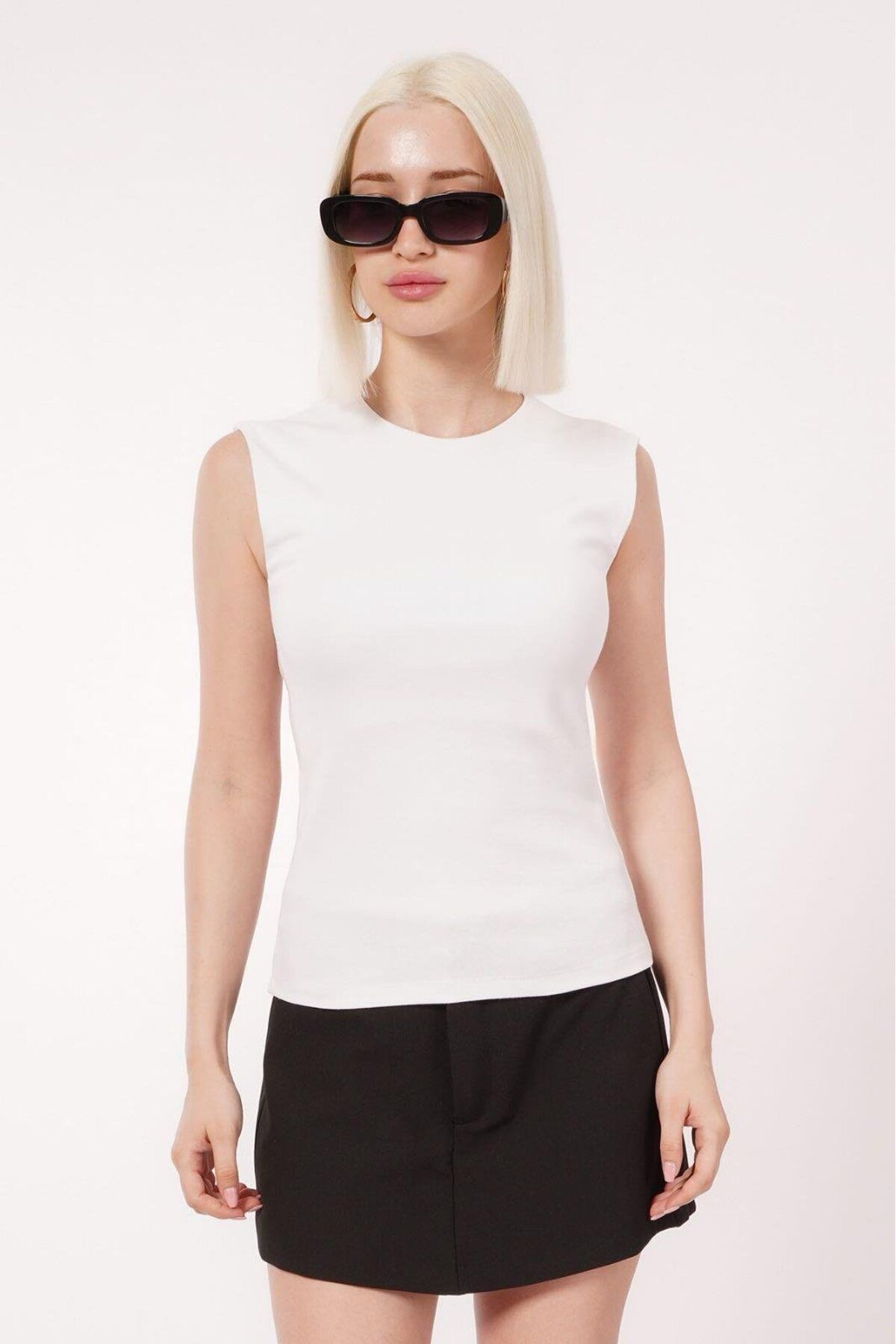Seeh Beyaz Kadın Basic Slim Fit T-Shirt SH250