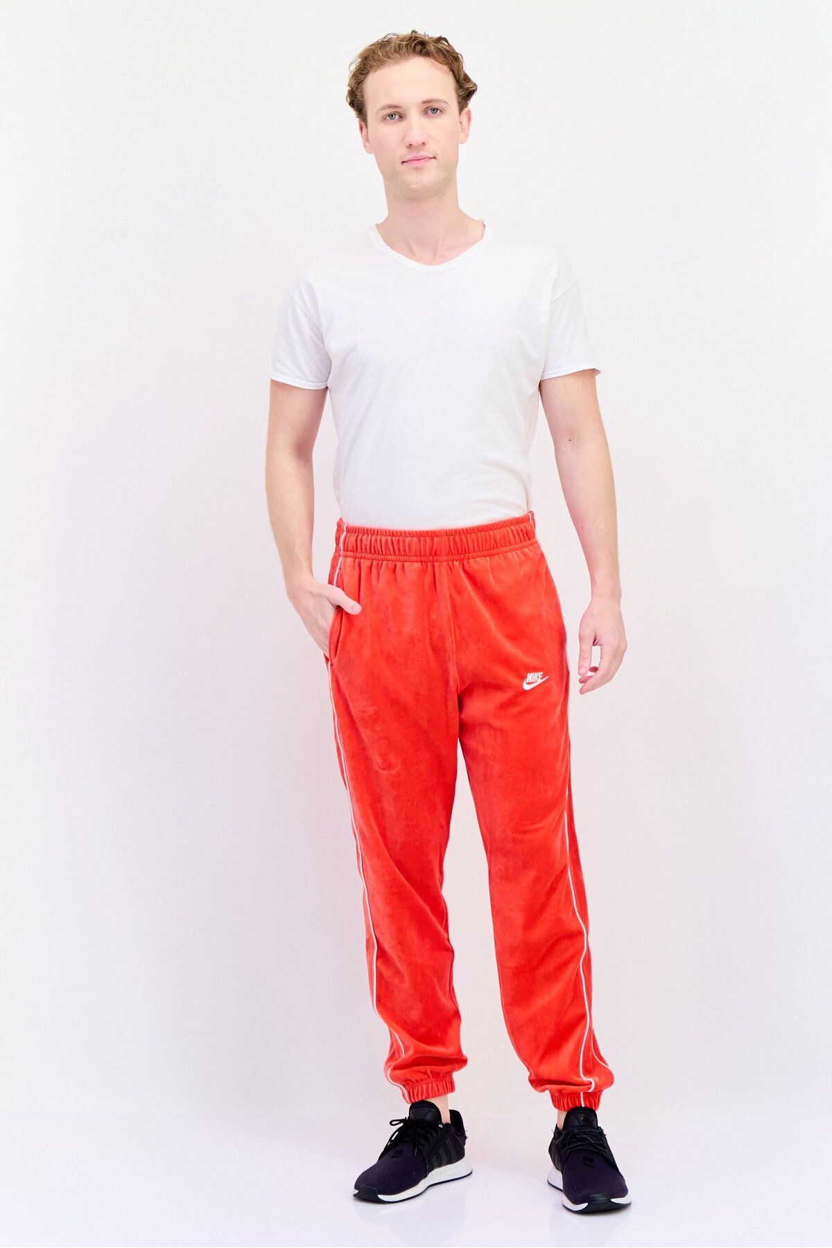 Nike-Men Standard Fit Outdoor Sweatpants, Red 4