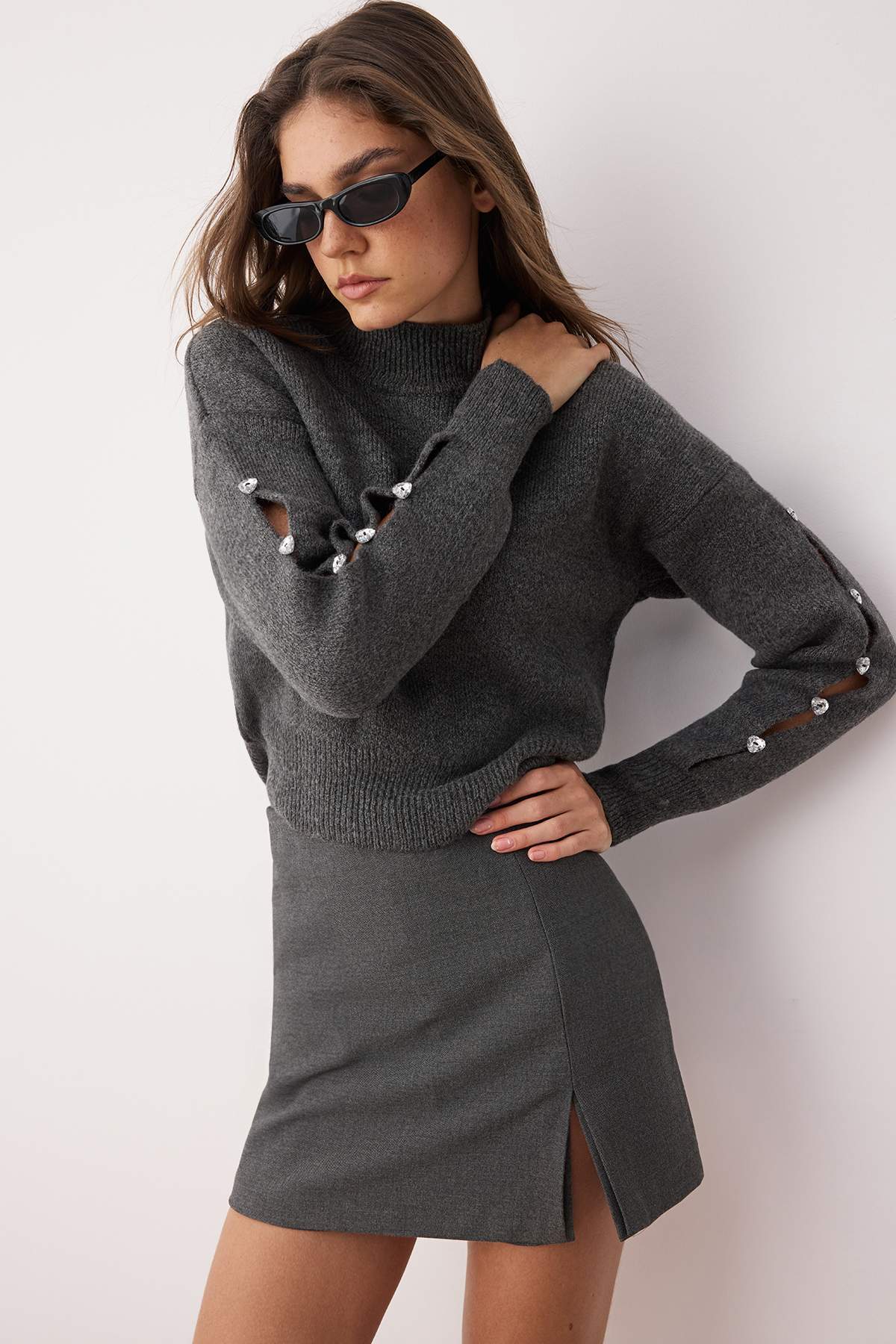 Trendyolmilla  Antrasit Yumuşak Dokulu Düğme Detaylı Triko Kazak TWOAW24KZ00384