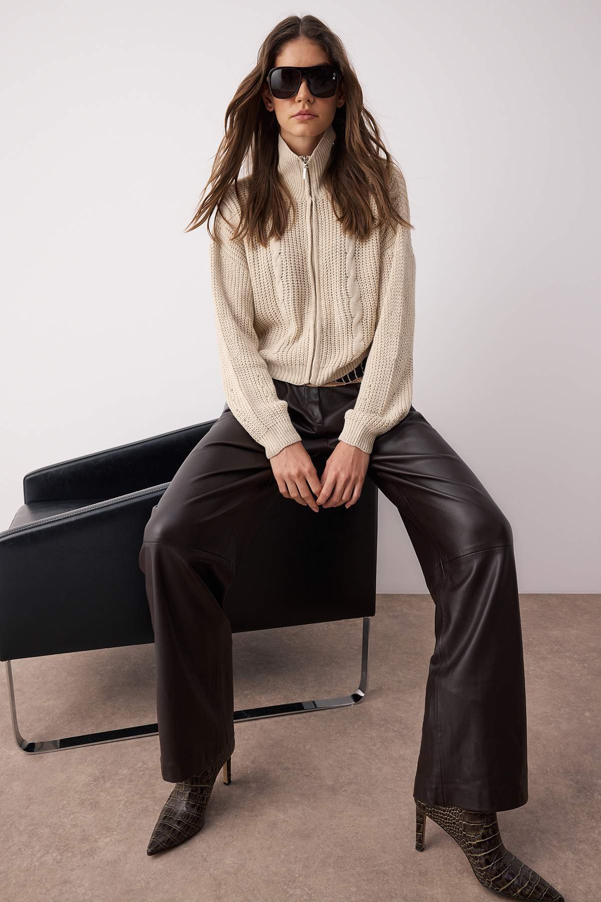 Trendyolmilla  Taş*001 Crop/Kısa Düz Dik Yaka Triko Hırka TWOAW24HI00238 - Görsel 2