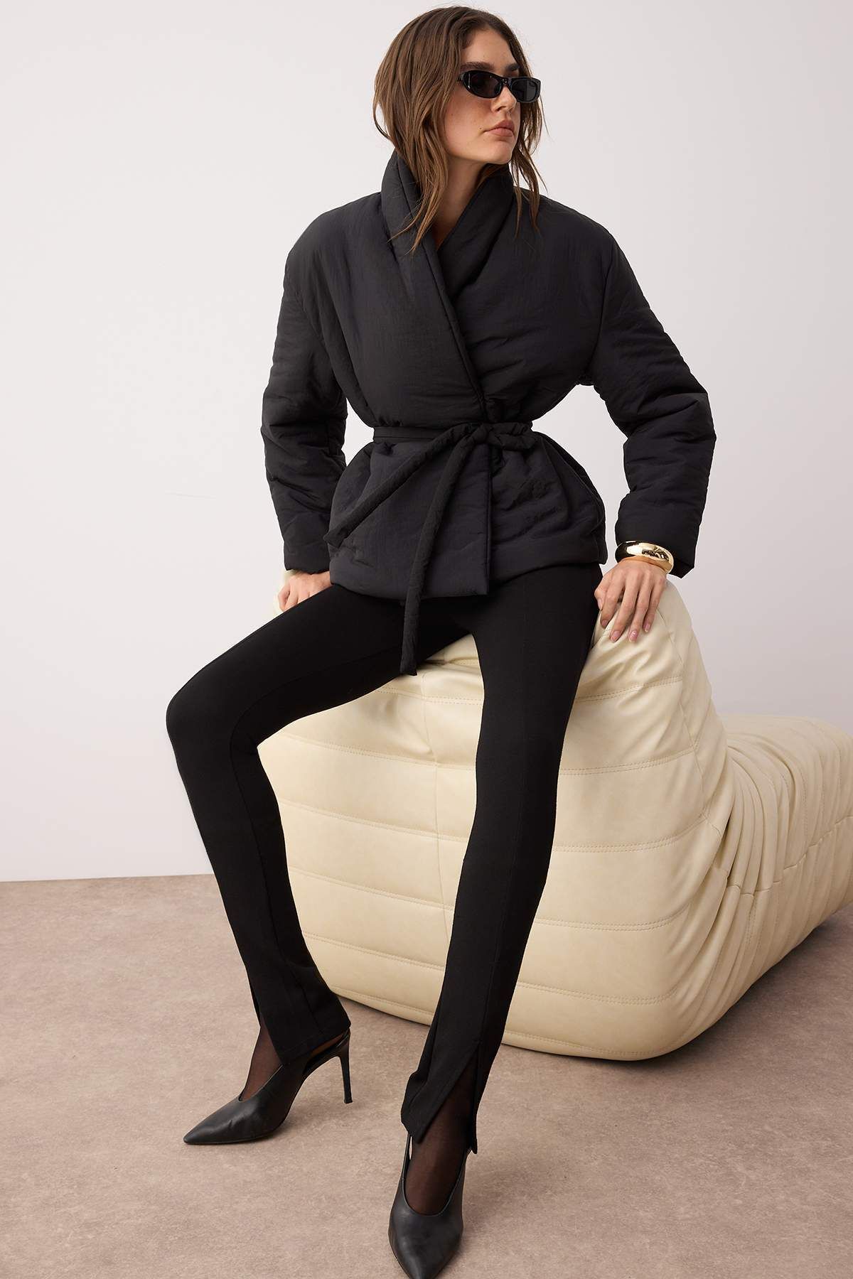 Trendyol Collection-Black Regular Fit Inflatable Coat with Lacing Detail Twoaw26Mo00112 3