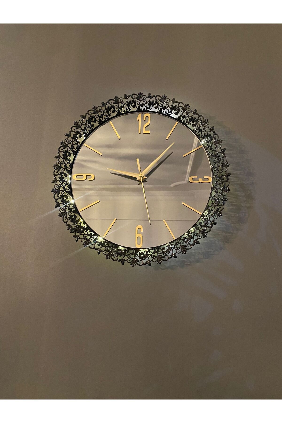 HELVACIOĞLU AKSESUAR Aynalı Metal Dekoratif Duvar Saati Led Işıklı 36 cm