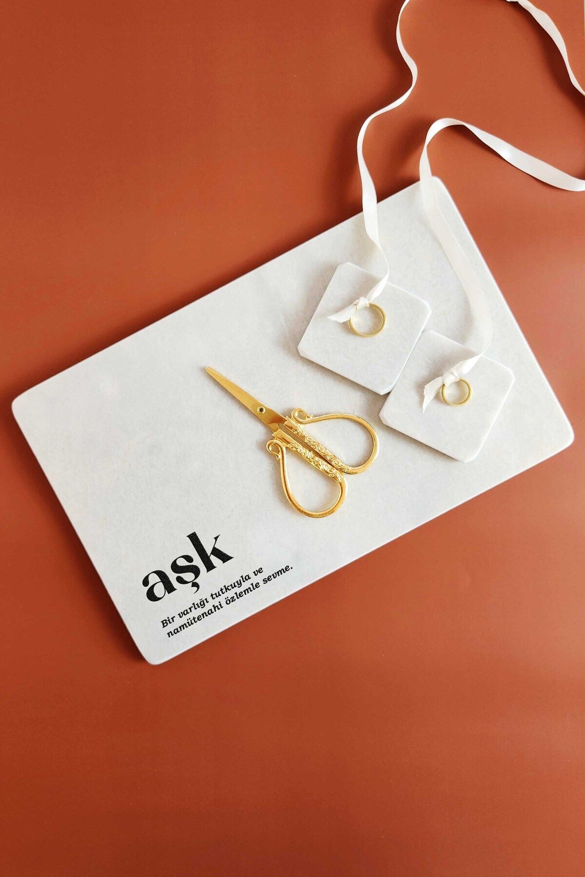 ioadesign AŞK-Gerçek İnce Mermer Söz/nişan Tepsisi (32X20 CM) + Makas + 2 Adet Yüzüklük