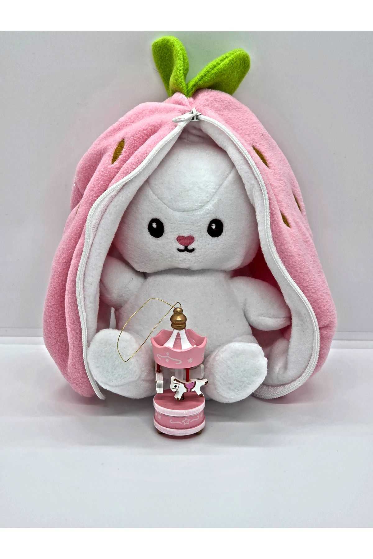 Collectors Store Sevgiliye , Doğum Gününe Özel Çilek Desenli Hediyelik Fermuarlı Peluş Tavşan & Atlı Karınca Hediyeli