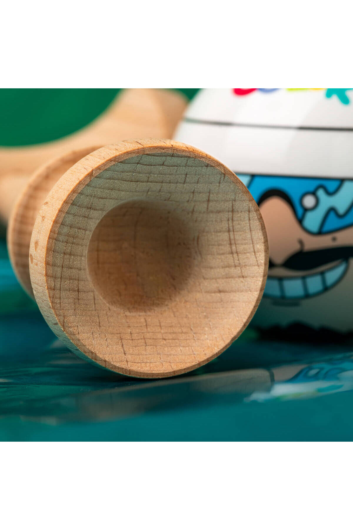 KROM Kendama MIKRO, Portocaliu - Mini Kendama Realizata Din Lemn De Fag Complet Jucabila Dimensiune De Buzunar Pentru Incepatori Si Profesionisti 5711898243701 KROM Kendama MIKRO, Portocaliu - Mini Kendama Realizata Din Lemn De Fag Complet Jucabila Dimensiune De Buzunar Pentru Incepatori Si Profesionisti 5711898243701