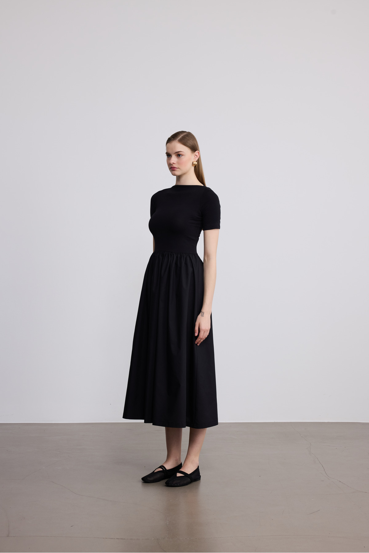 SevdeUgur  Kadın Maxi Boy Esnek Örme Üstlü Poplin Etekli Şık Siyah Elbise Kısa Kol / Sevde Ugur - Görsel 3