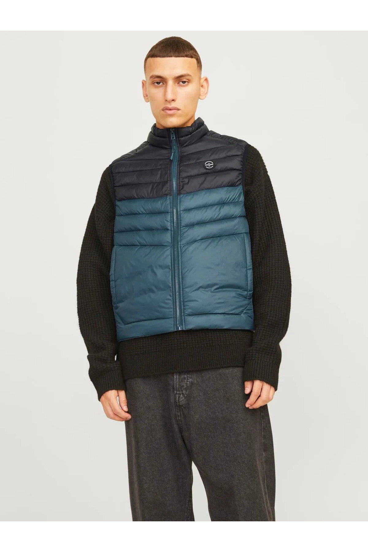 جلیقه پف دار مردانه یقه بدن گرم JJESPRINT 12258457 جک اند جونز جلیقه Jack & Jones