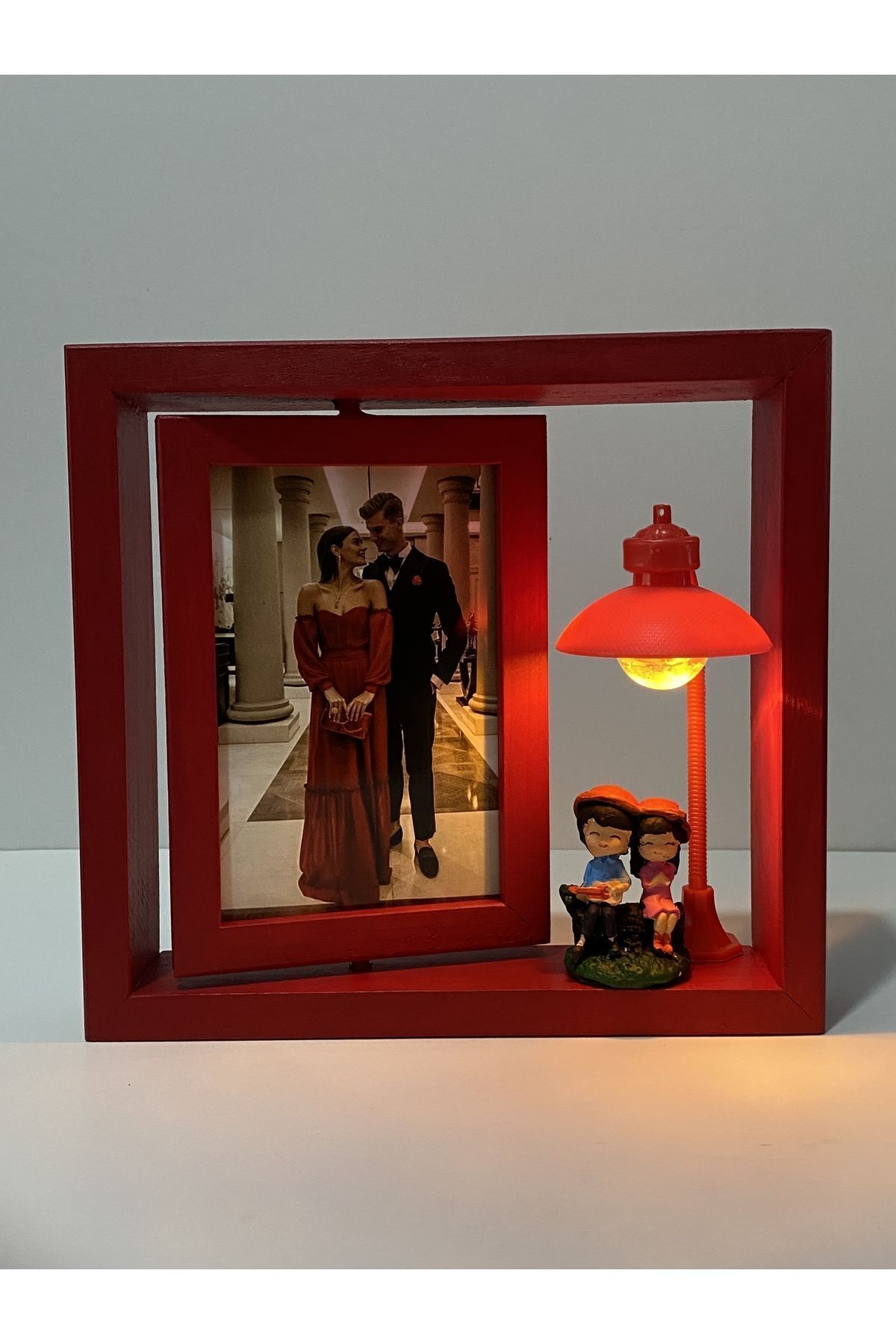 AHŞAPTAN SANAT-Wooden Rotating Frame with Red Lamp and Lover Figure 4
