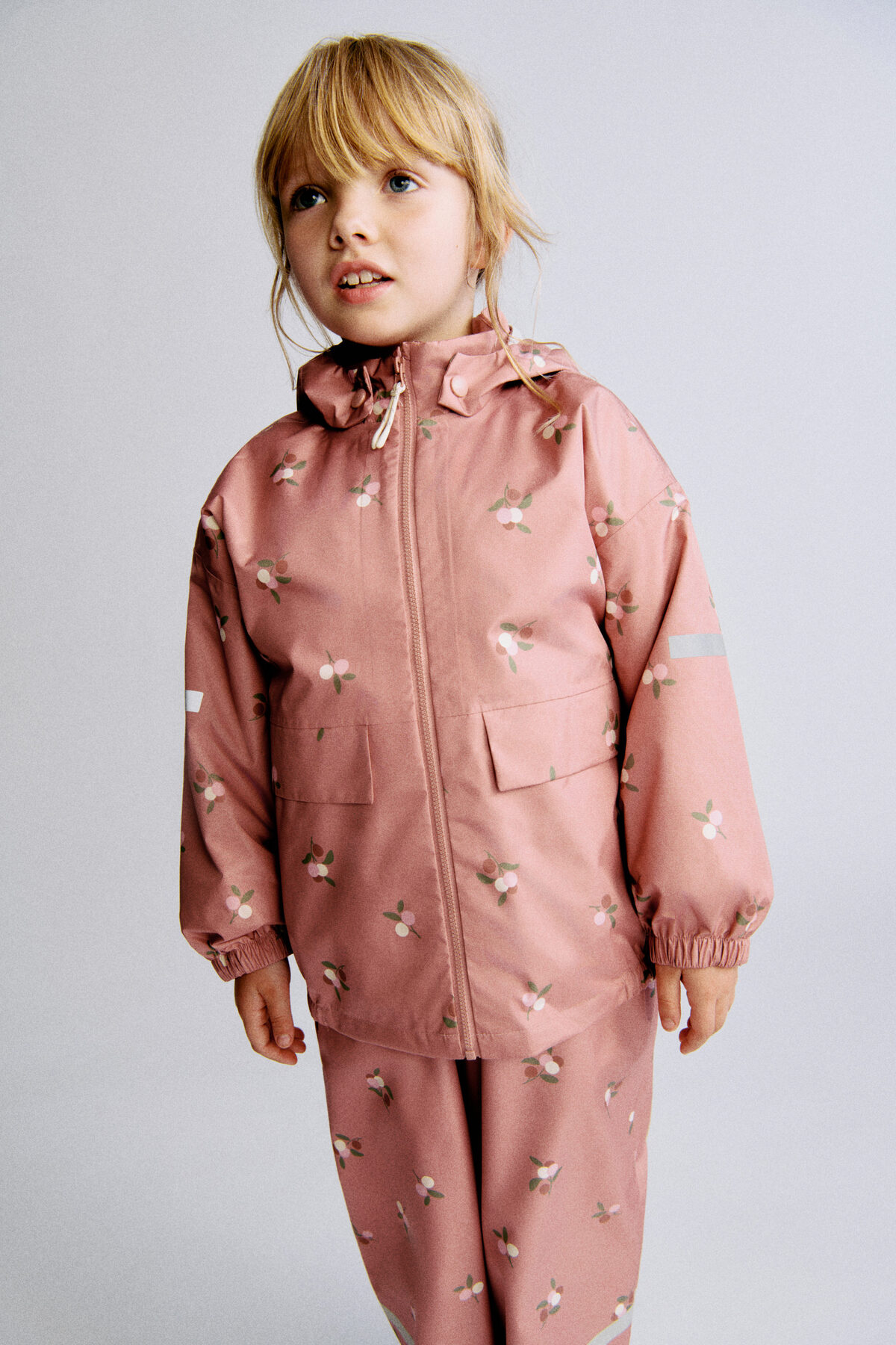 H&M 2,5 Katlı Yağmurluk fotoğrafı 2 (önizleme)