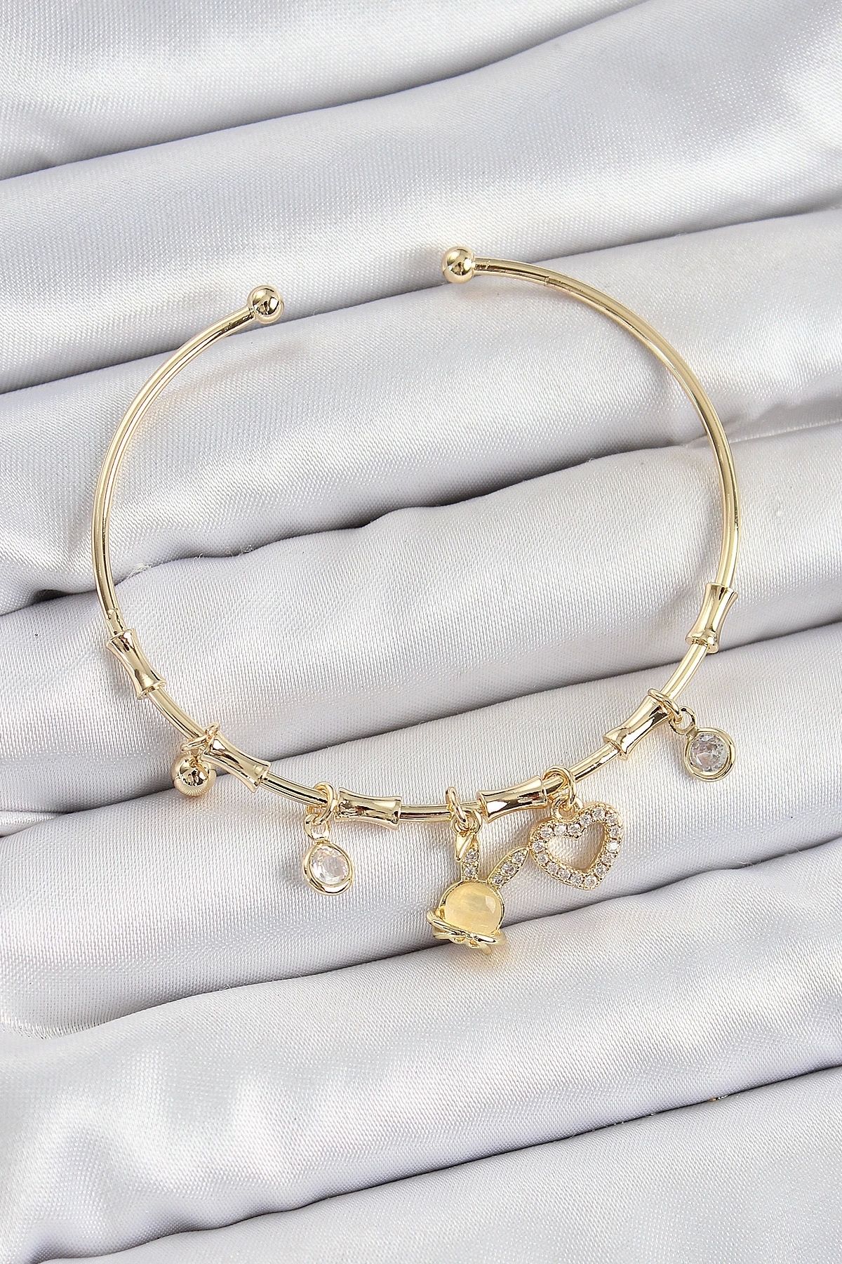 GLIMMERY Pirinç Zirkon Taşlı Tavşan Ve Kalp Model Gold Renk Charm Bileklik