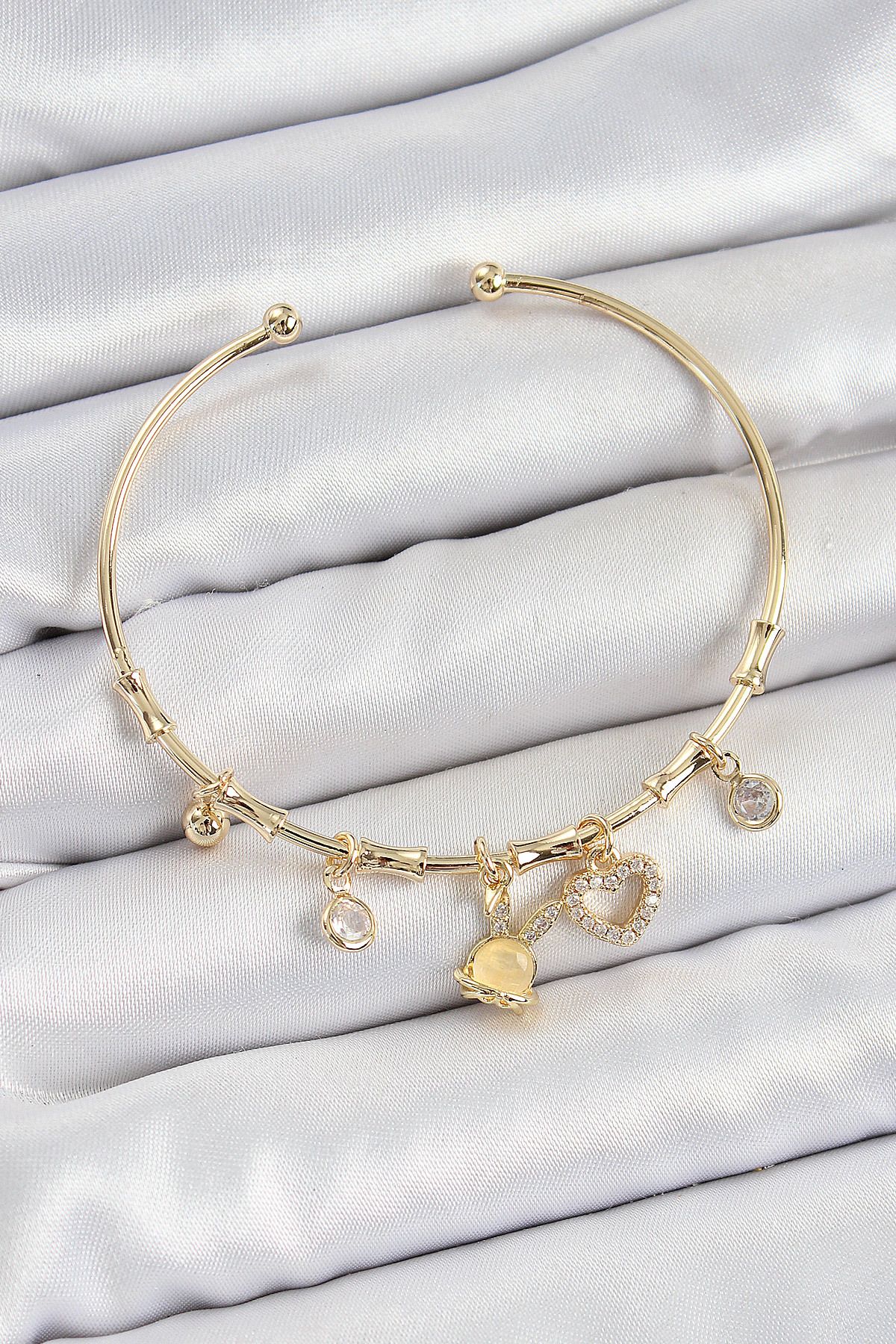 BESKAR Pirinç Zirkon Taşlı Tavşan Ve Kalp Model Gold Renk Charm Bileklik