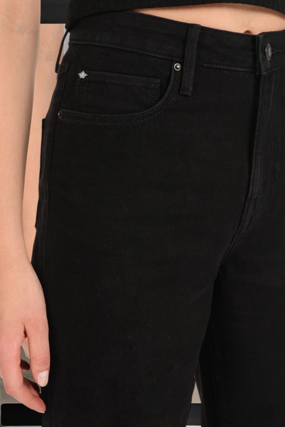 Livik Daisy Kadın Siyah Ekstra Yüksek Bel Esnek Bel Konforlu Salaş Paça Jeans