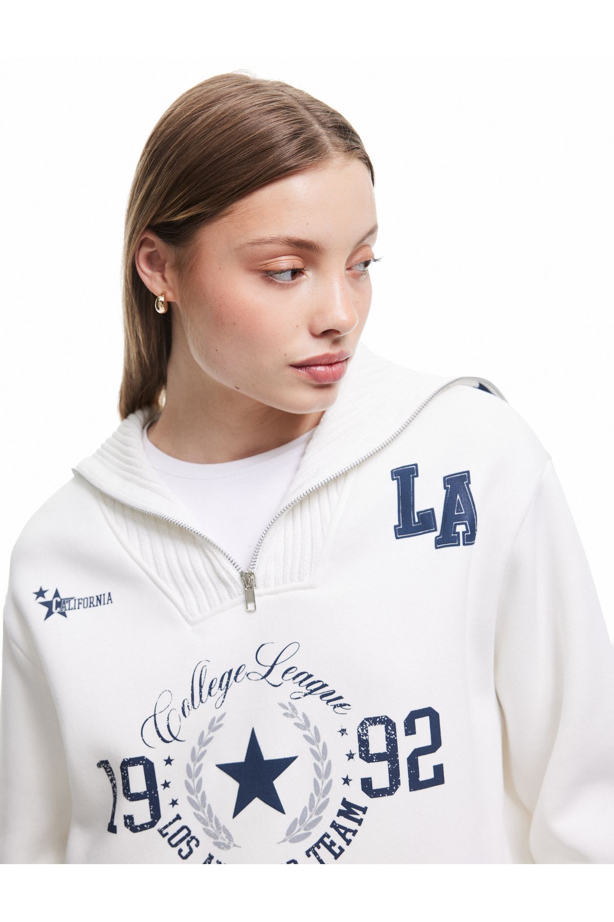 Koton Şardonlu Yarım Fermuarlı Geniş Yaka Kolej Temalı Baskılı Sweatshirt