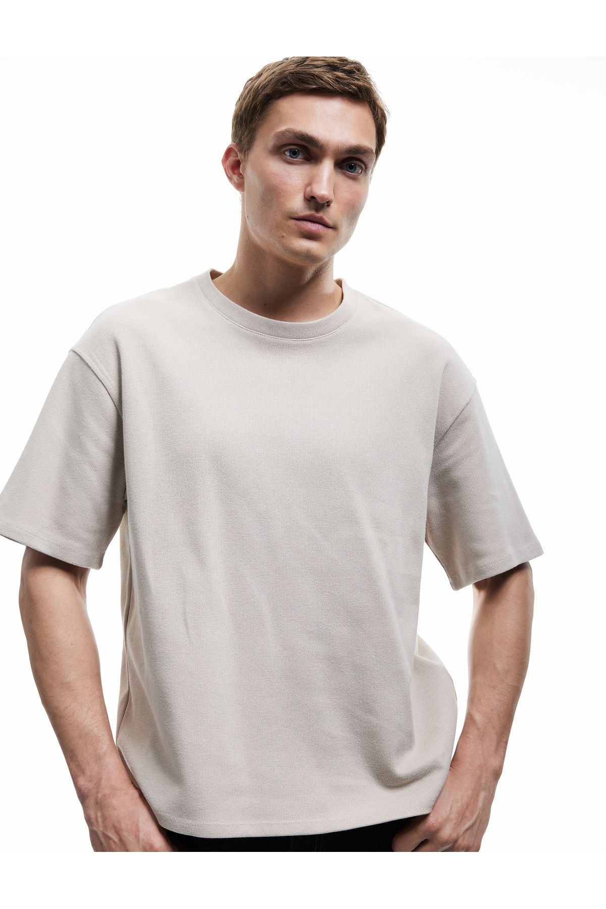 Koton Pamuklu Kısa Kollu Bisiklet Yaka Oversize Basic Tişört