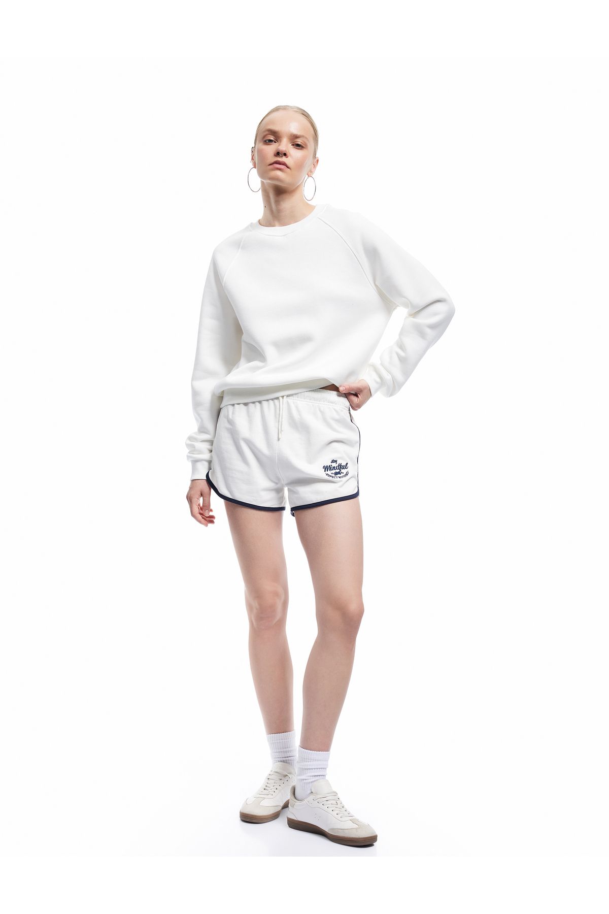 Koton Şardonlu Uzun Kollu Bisiklet Yaka Basic Oversize Sweatshirt