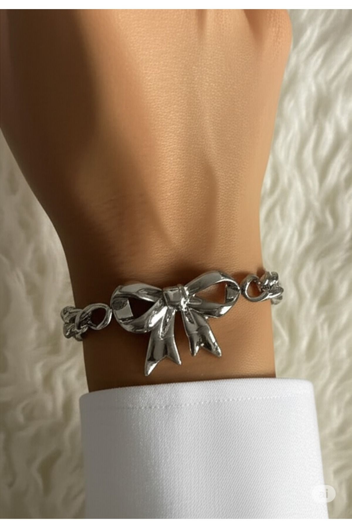FAMEMUS ACCESSORY Kadın Metal Fiyonk Detaylı Bileklik.
