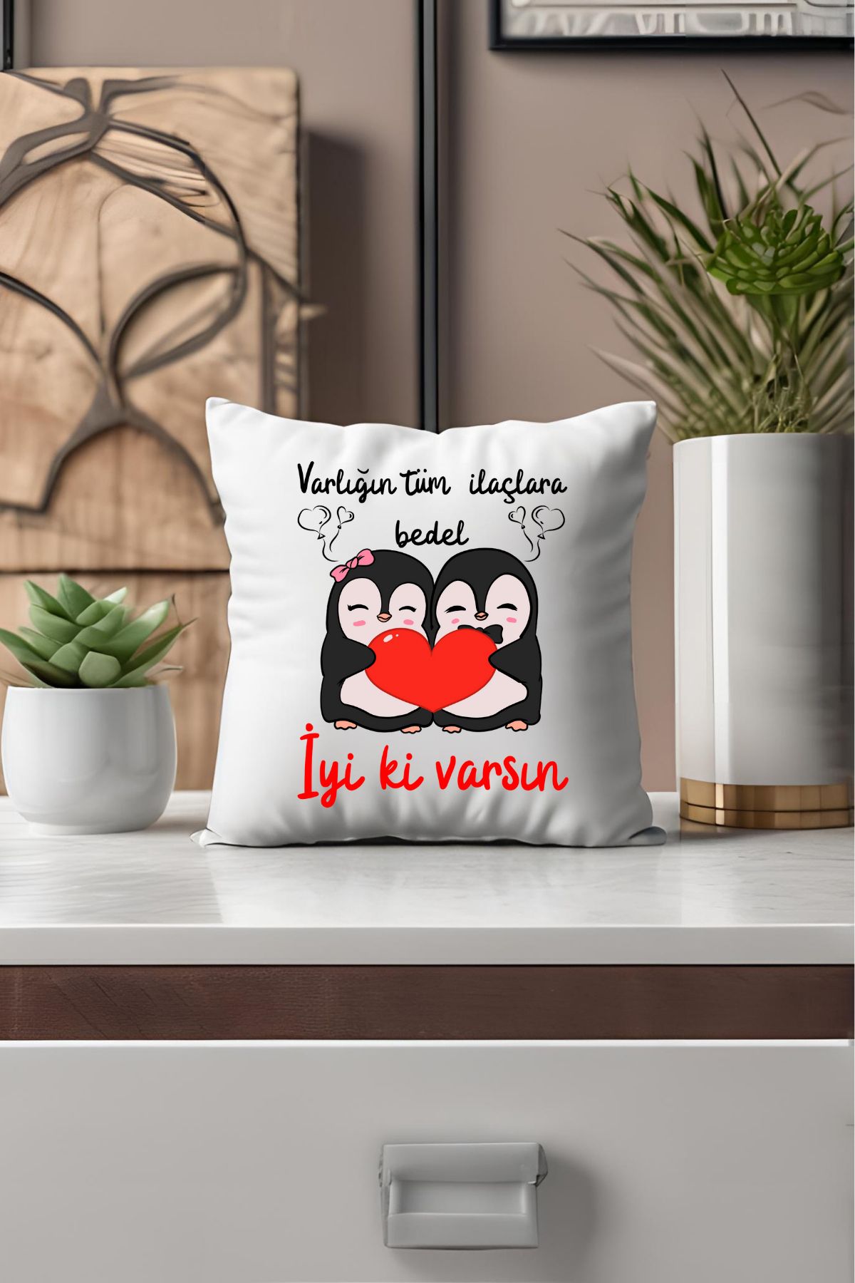 qoeuyl boutique İyi ki Varsın-Penguen Baskılı Eş, Sevgili, Arkadaşa Hediyelik Elyaf Dolgu Saten Mini Yastık
