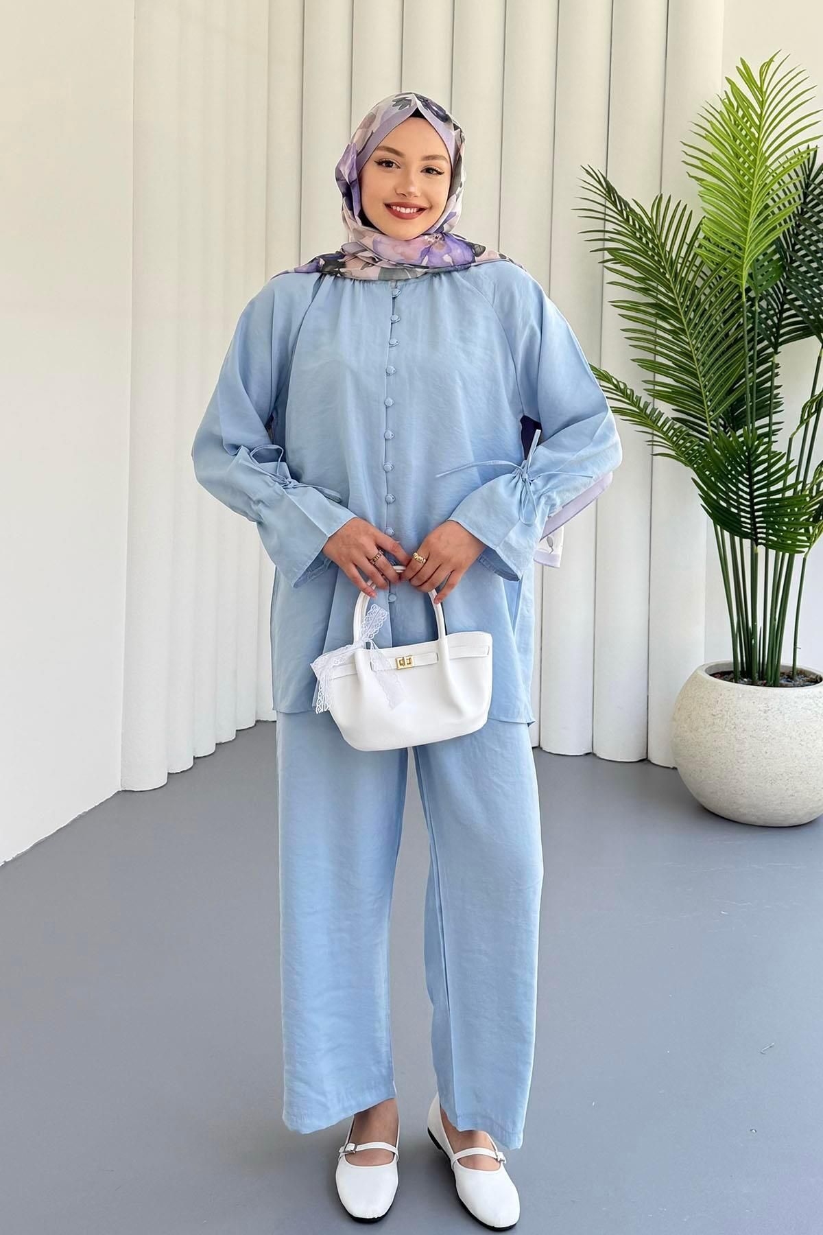 Modaensarbutik Kolları Bağcık Detaylı Önden Düğmeli Tesettür Takım-MAVİ