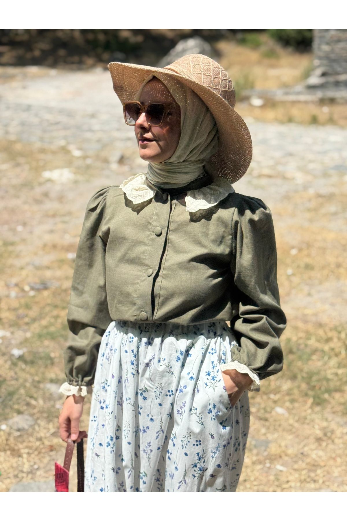 Mina Terzi&Butik Kiremit Etek Üstü Güpür Yaka Gömlek