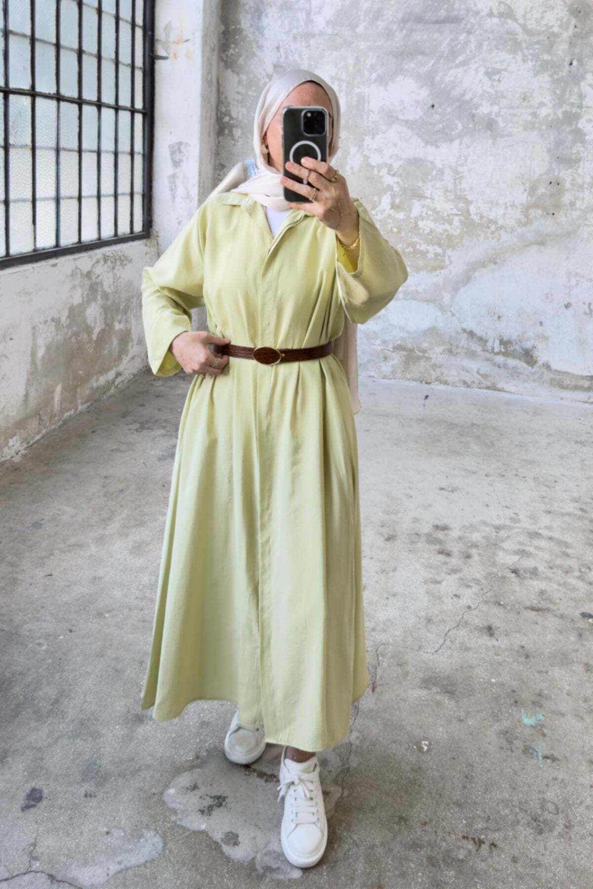 Hatun Atila Gömlek Yaka Tamamı Düğmeli Kemer Detaylı Uzun Elbise 5211 - Yeşil