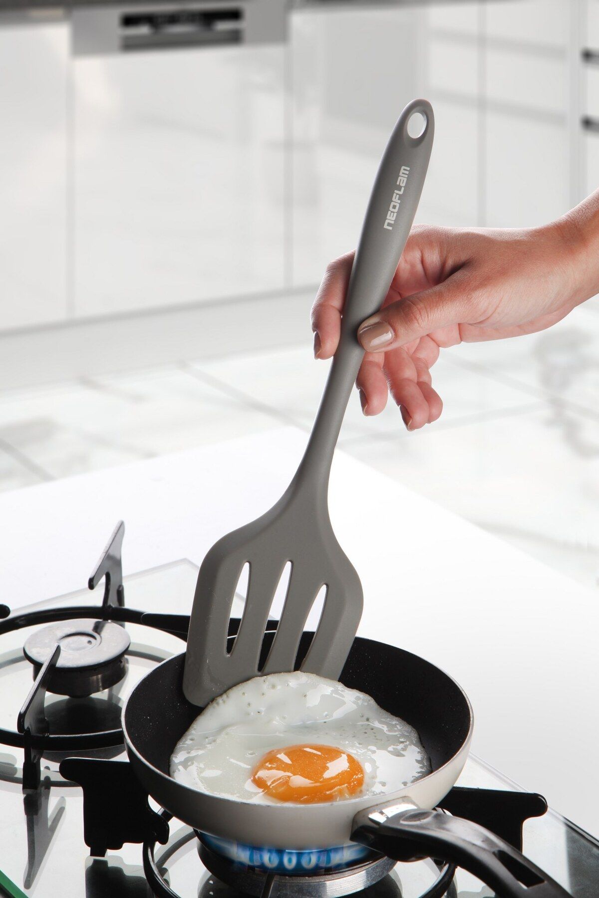 NEOFLAM Silikon Izgaralı Spatula Gri