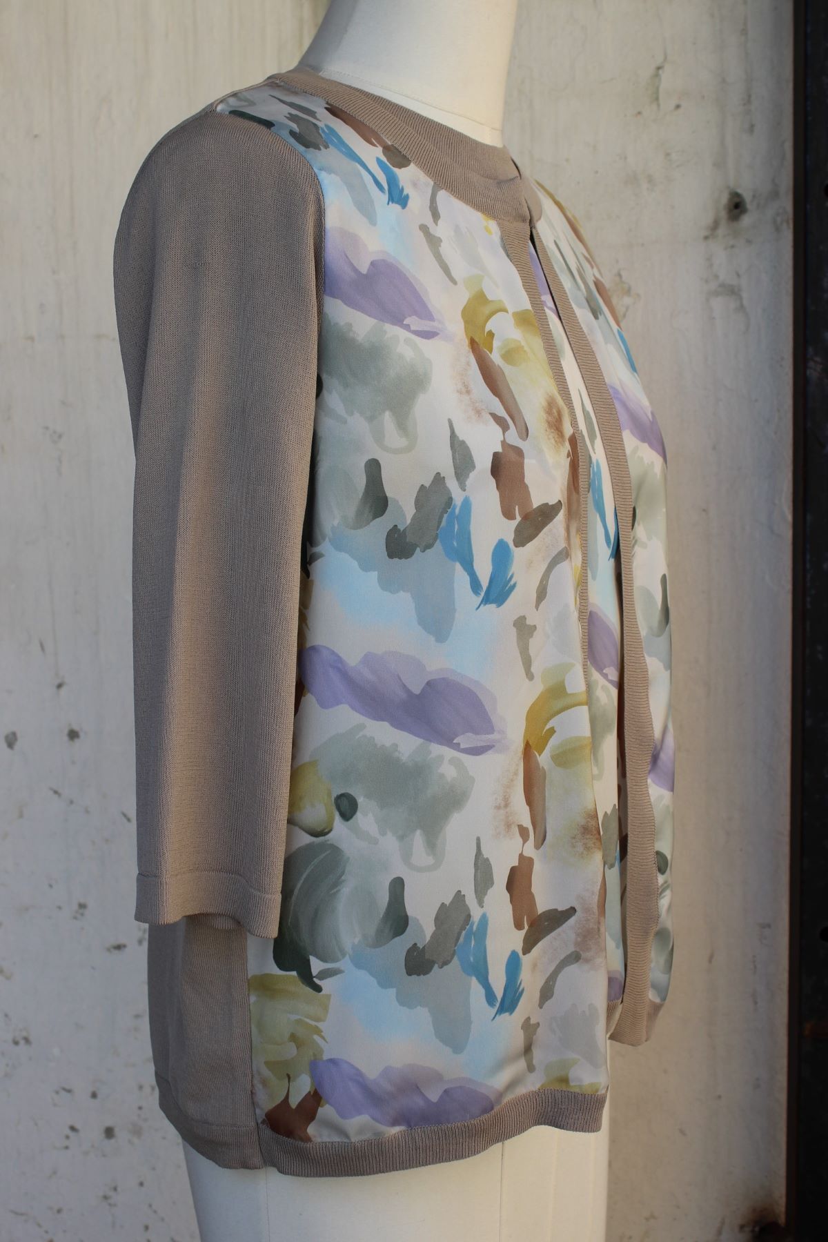 trikobis-Tricot Jacket with Brushed Pattern Satin Fabric on the Front 2