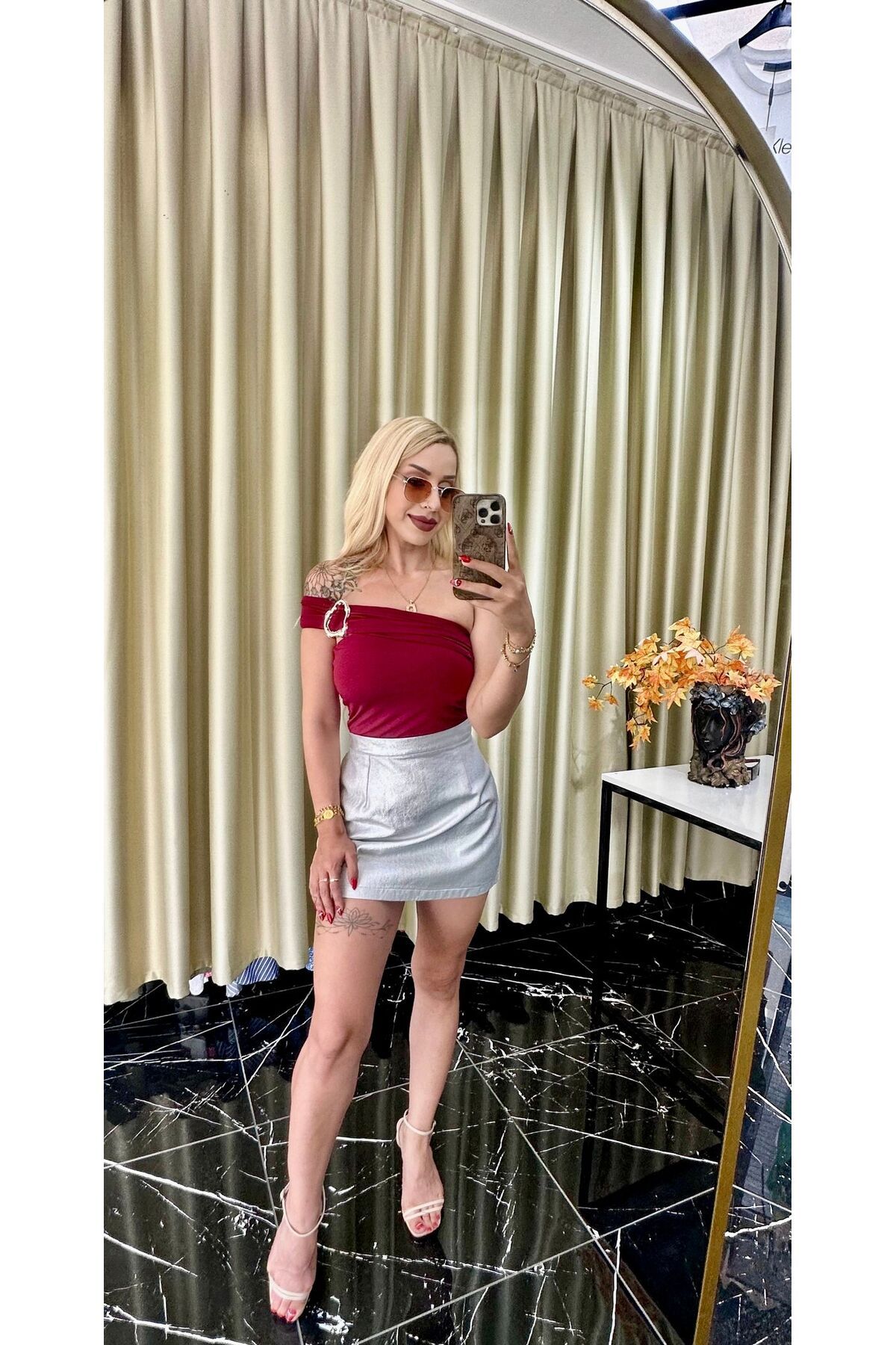 Dilara Kavraal Butik Tek Omuz Aksesuarlı Bluz