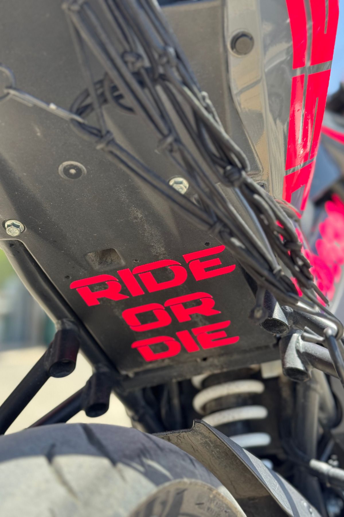 Banxtre Motor ve Kask için Ride or Die Neon Pembe Sticker (1 Adet)