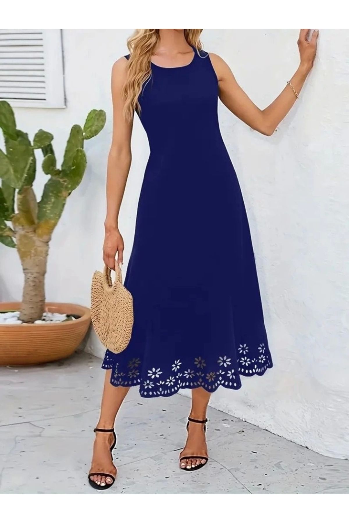 Butik Kadın Kolsuz Etek Ucu Lazer Kesim çiçek Desenli Midi Boy Ithal Krep Elbise