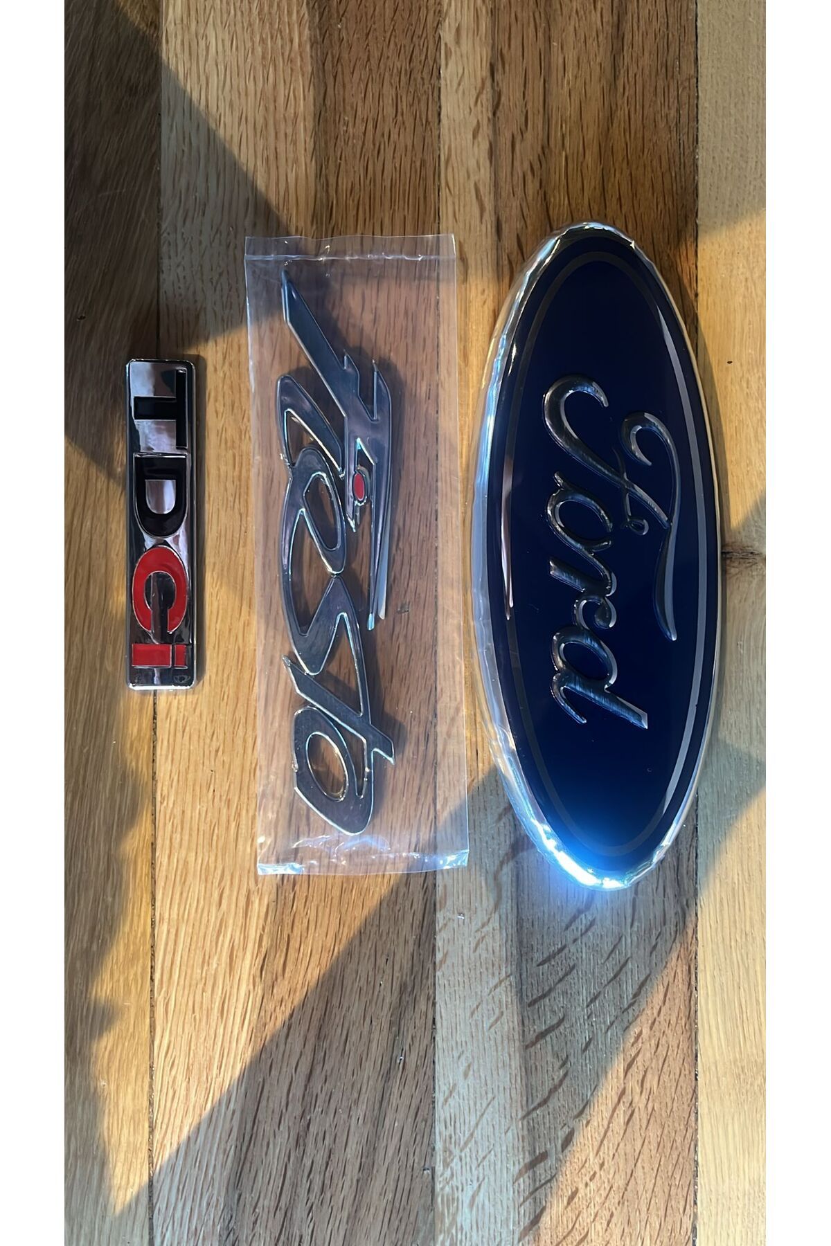 restinal fiesta ön arma fiesta bagaj yazısı ve tdci logo 3 lü set 2009-2012 fiesta 3 lü set