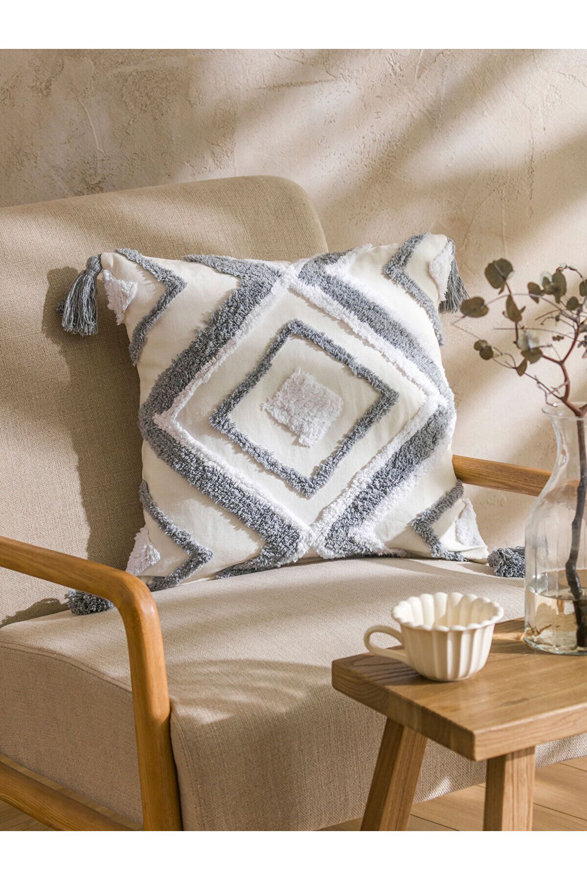 LC Waikiki Püsküllü Kırlent Kılıfı 45x45 cm