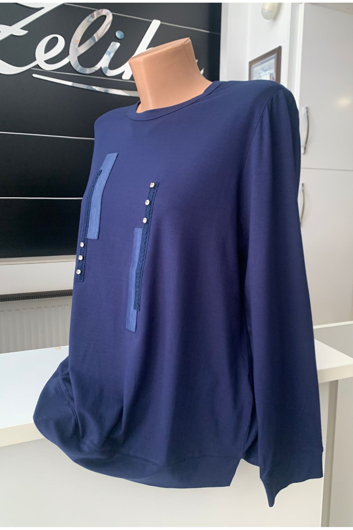 Defrina Dantel vevraş detaylı bluz