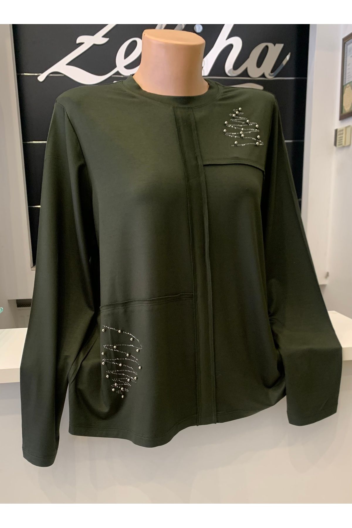 Defrina Taş ve çakma metal detaylı bluz